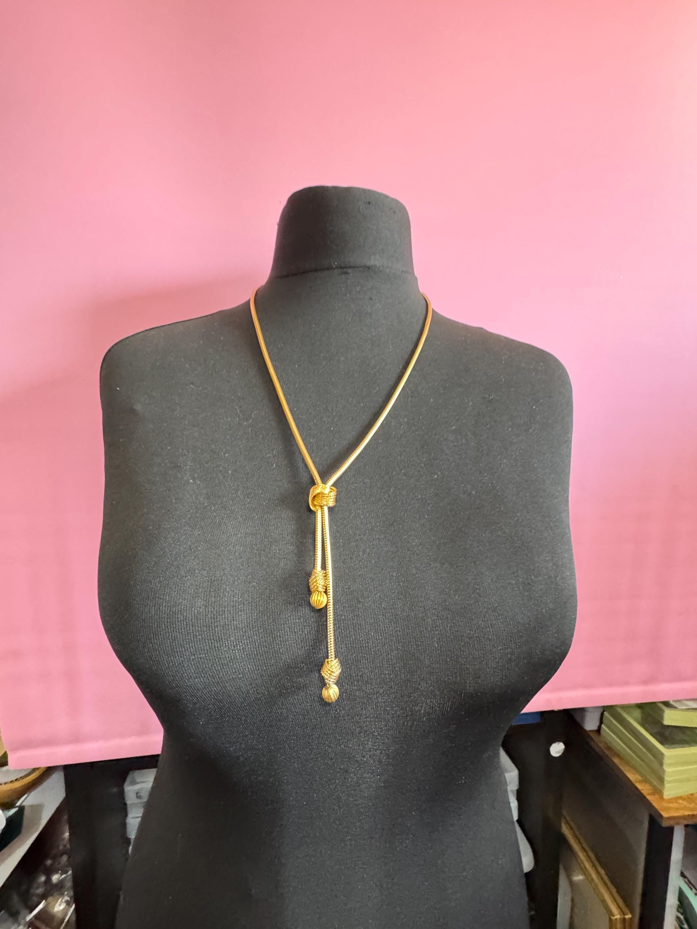 Vintage mesh knot bolo slider necklace 70s, 1970s gold tone