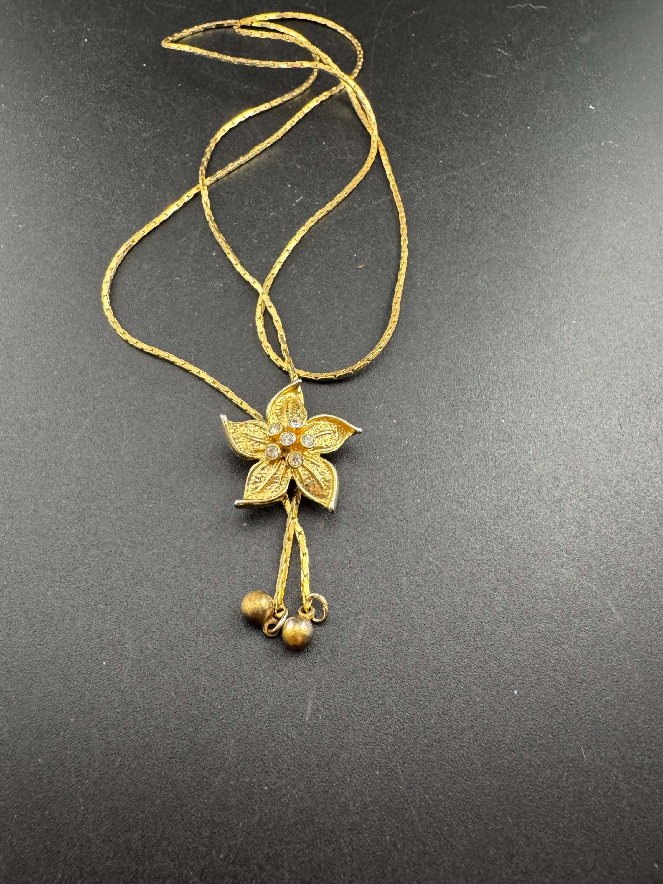 Vintage flower crystal slider bolo necklace, with pat no , gold plated