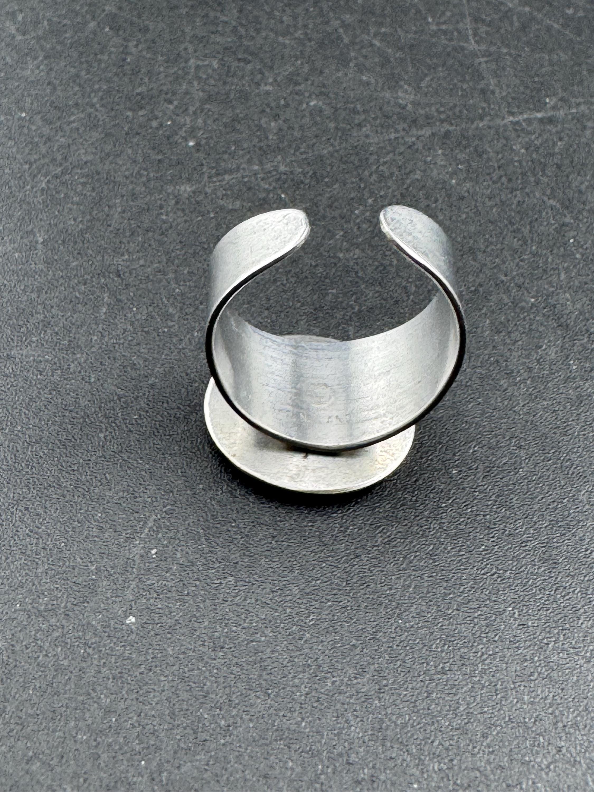 1970s round stainless steel adjustable ring, set with abalone shell, vintage