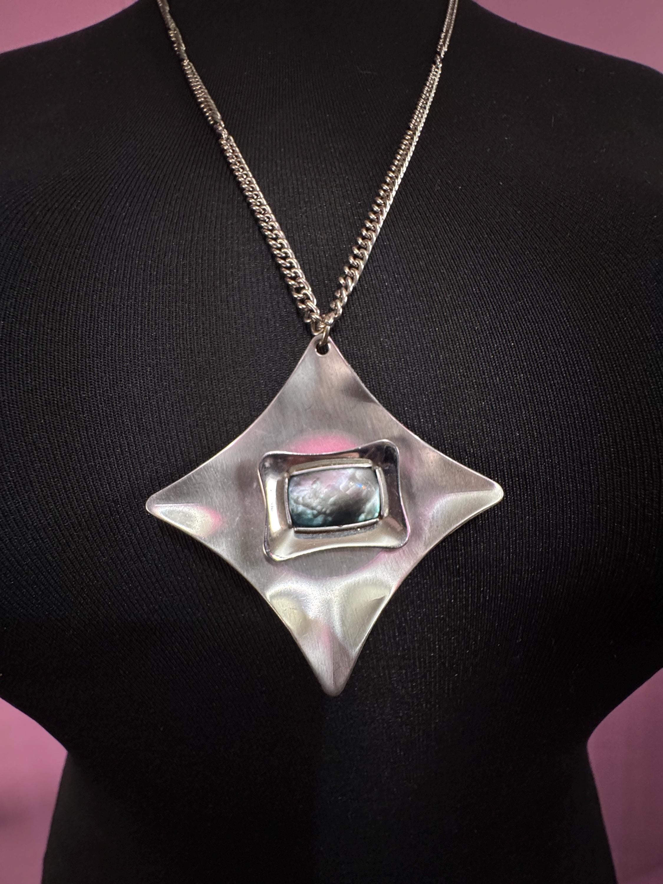 Signed Jason stainless steel grey shell cabochon pendant necklace, Vintage 1970s