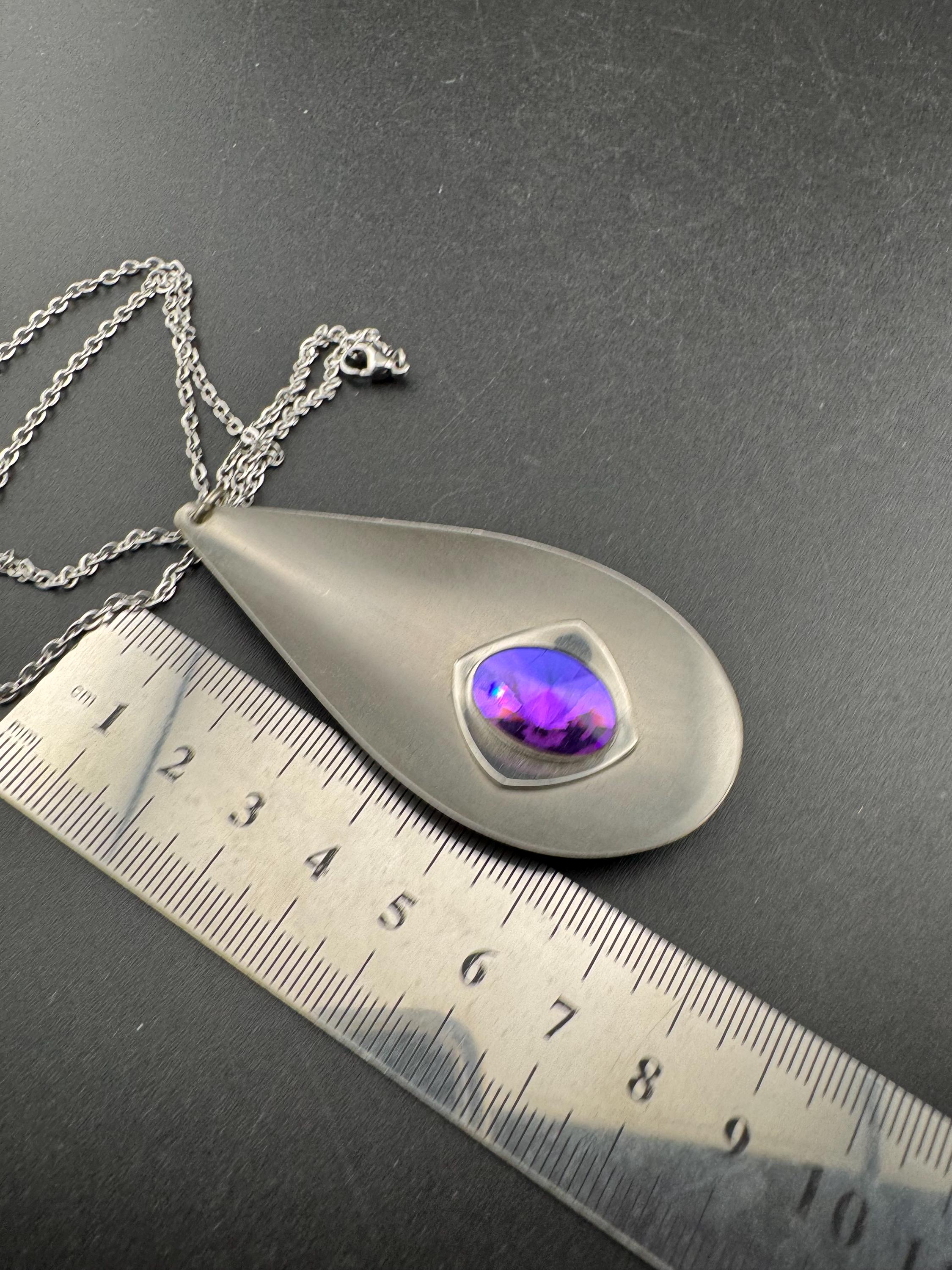 stainless steel purple Rivoli crystal pendant necklace, Vintage 1970s