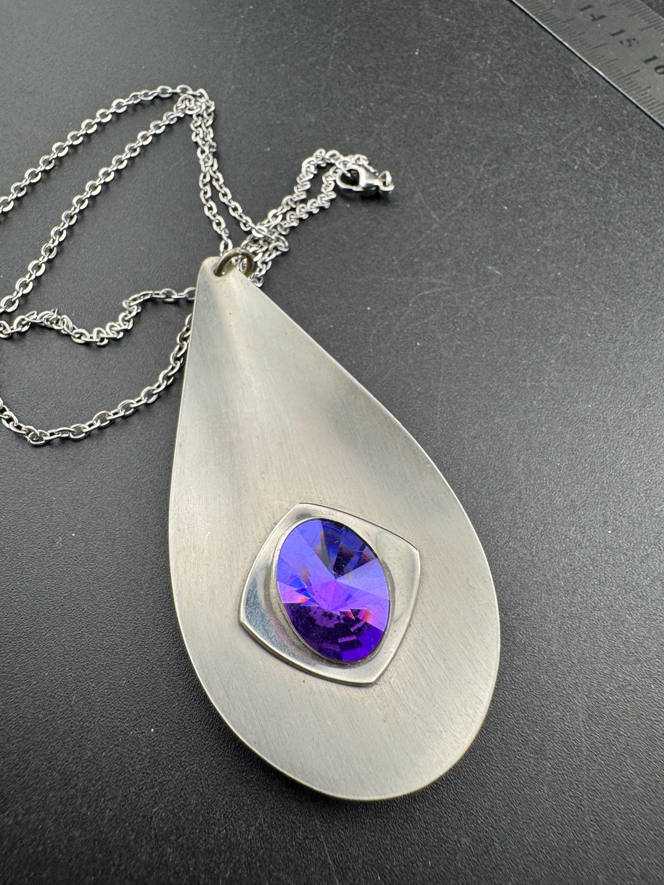 stainless steel purple Rivoli crystal pendant necklace, Vintage 1970s