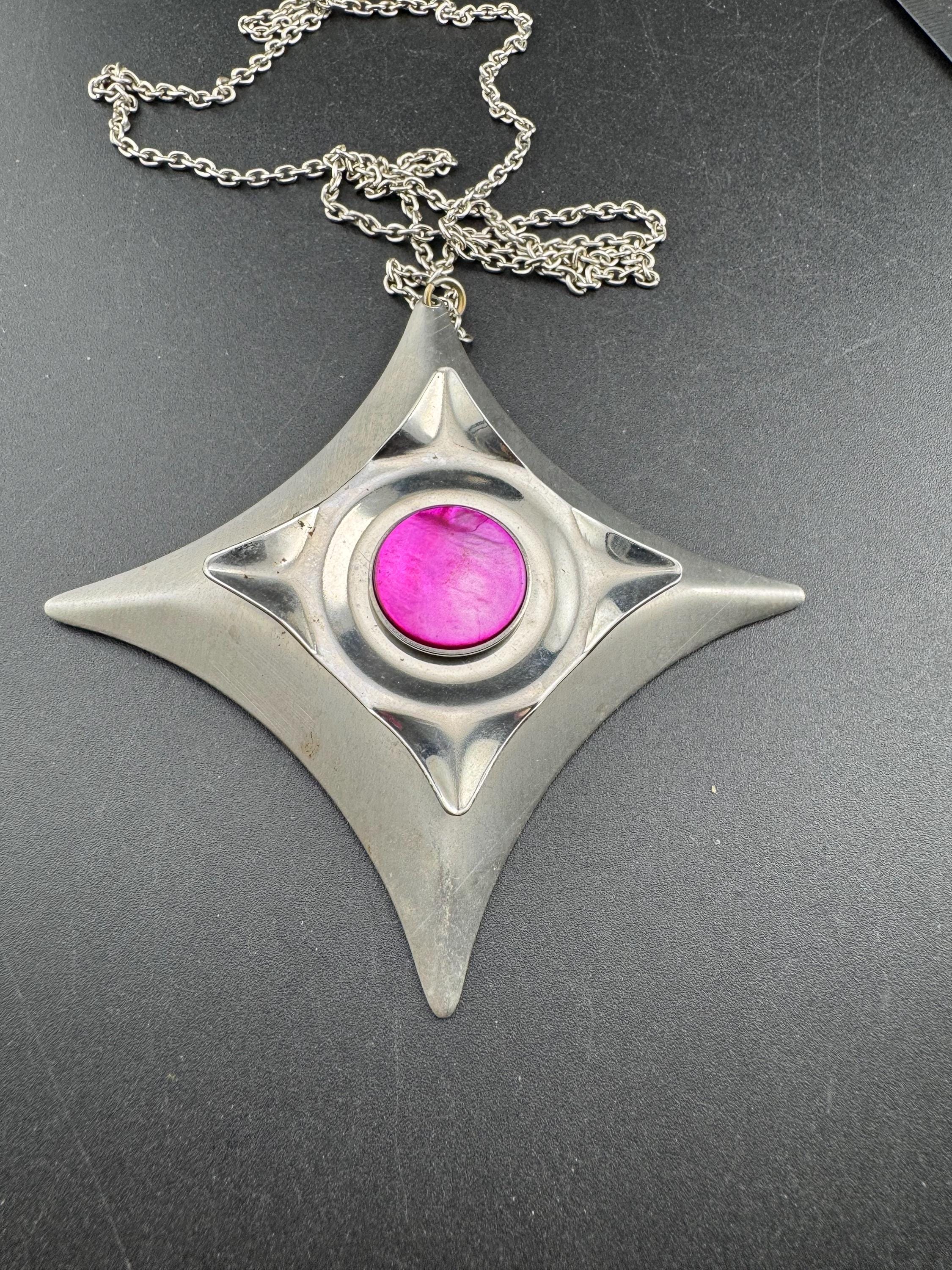 Oversized stainless steel star pendant necklace, bright pink shell cabochon Vintage 1970s