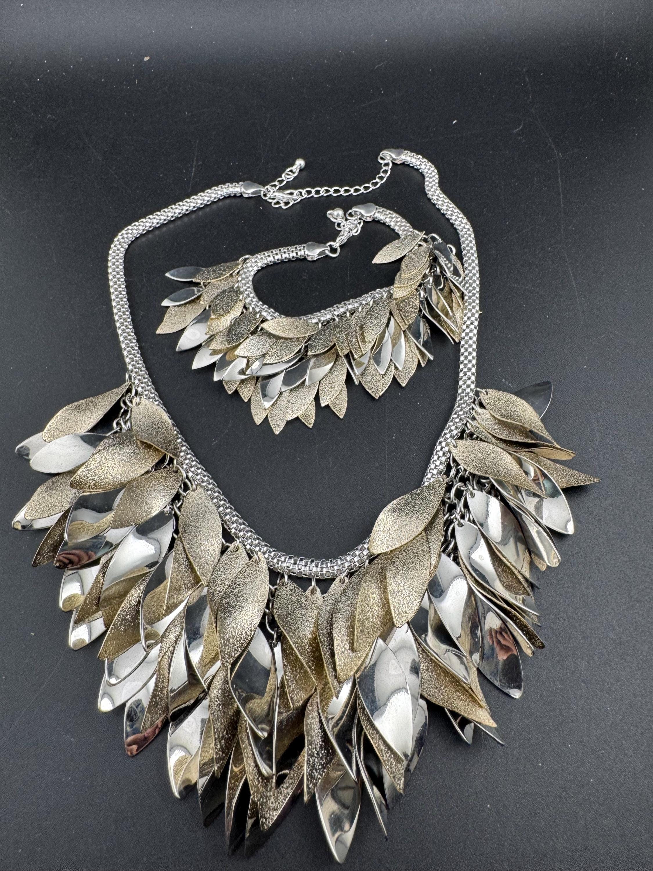 Retro silver tone choker necklace and matching bracelets leaf dangly jewellery set