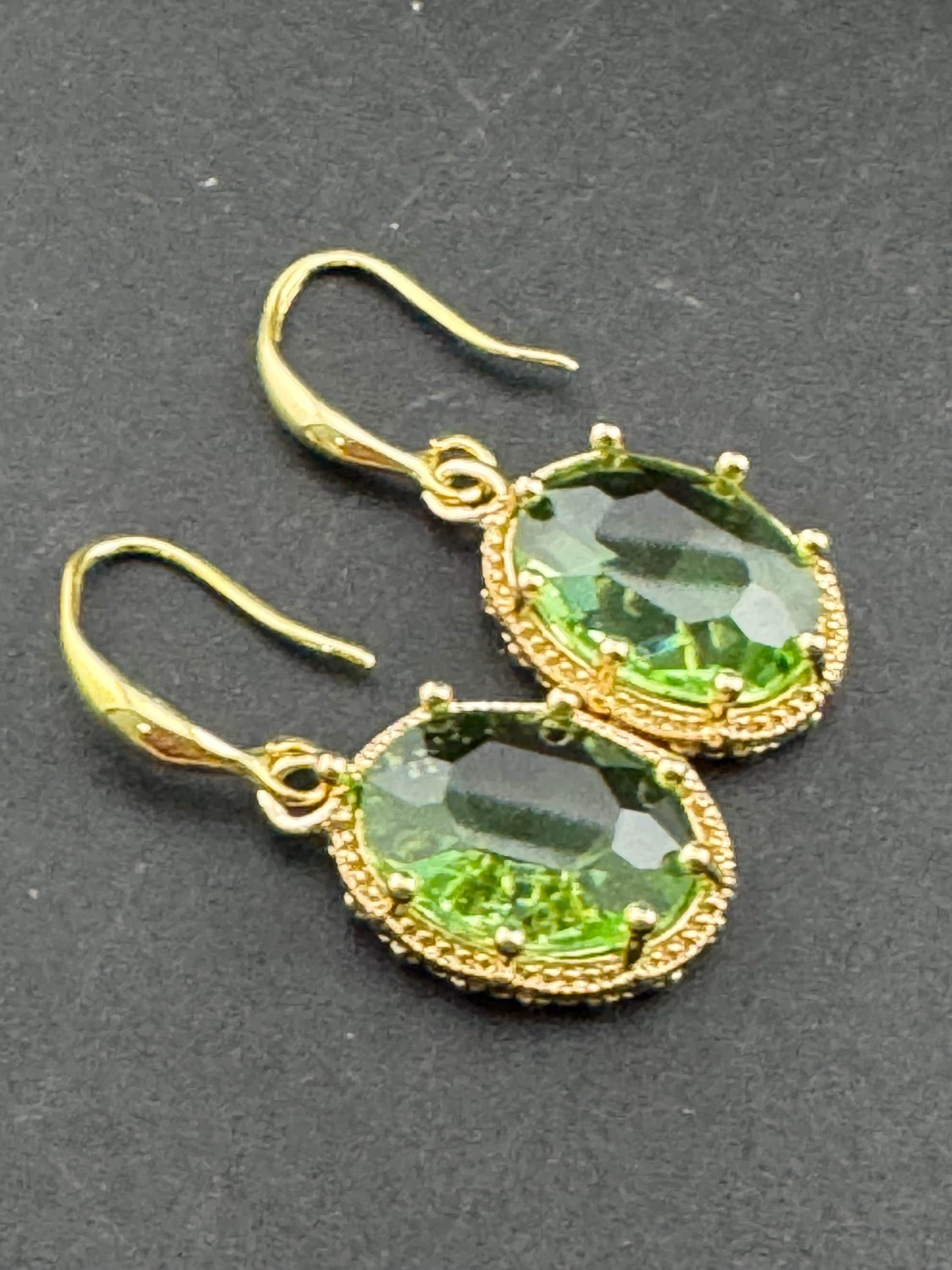 Light green oval glass drop earrings, 18k gold plated