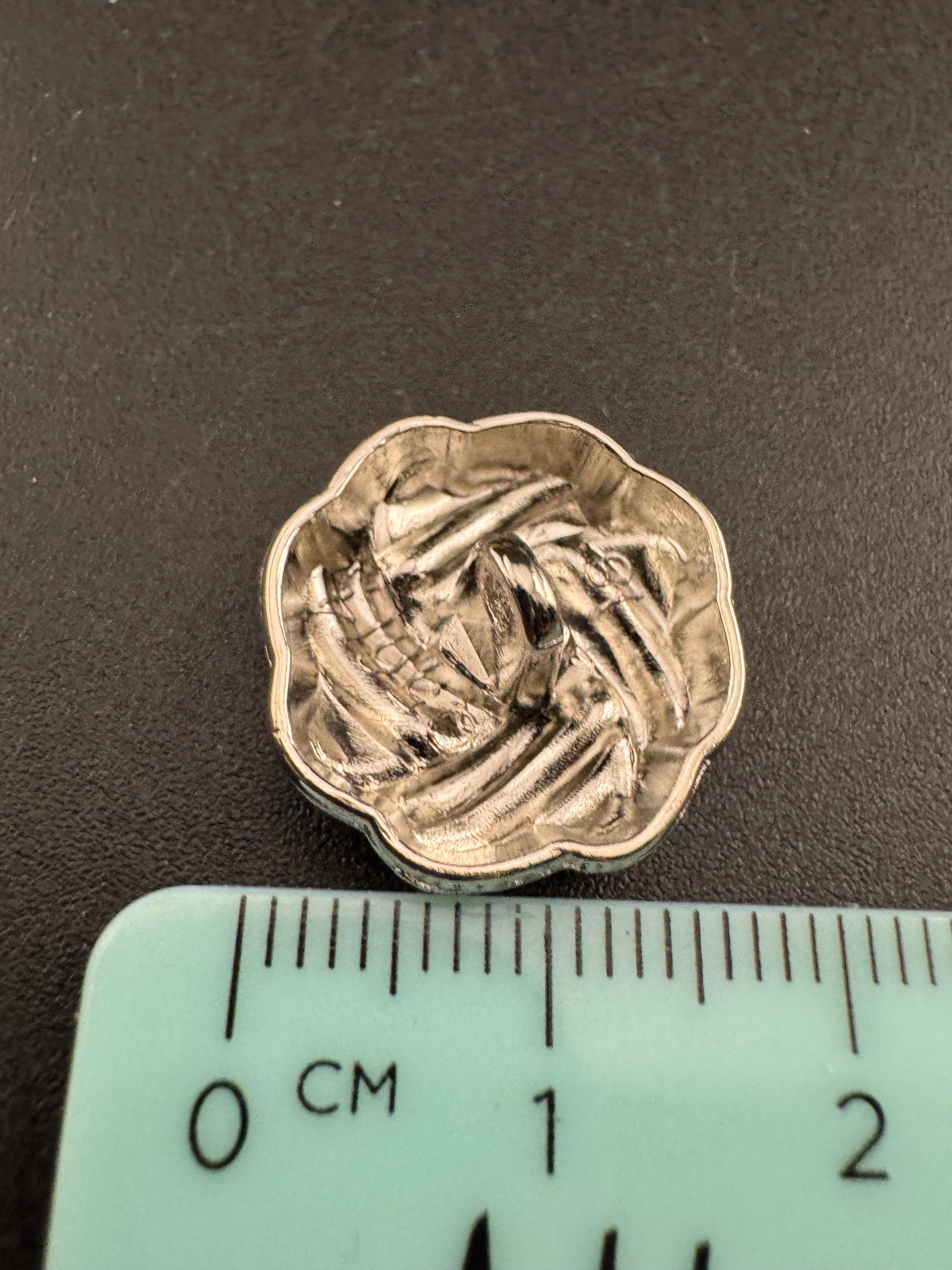 18mm silver knot buttons ( set of 5), metal shank