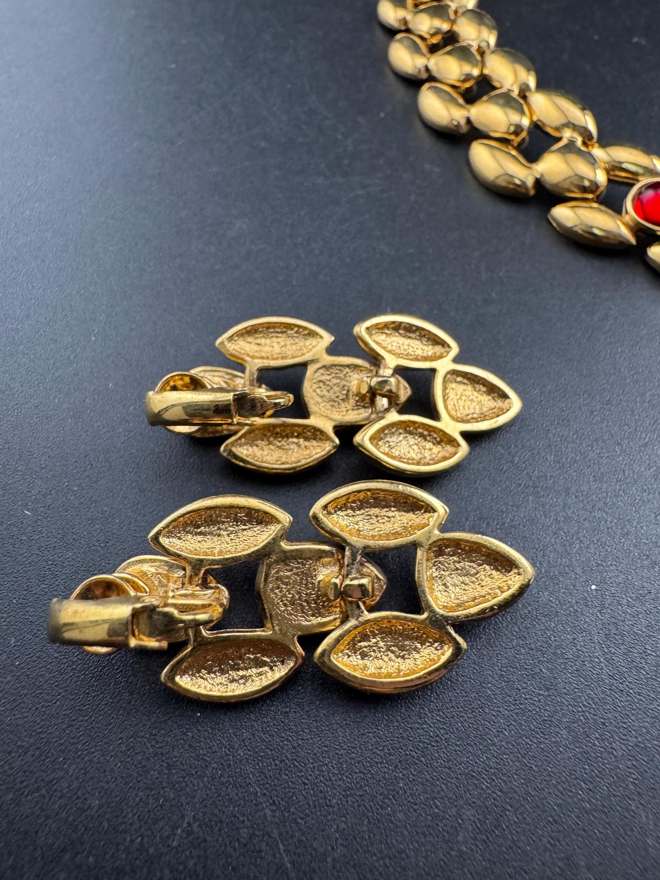 Retro 1980s Ruby red cabochon panther link necklace and clip on earrings, jewellery set