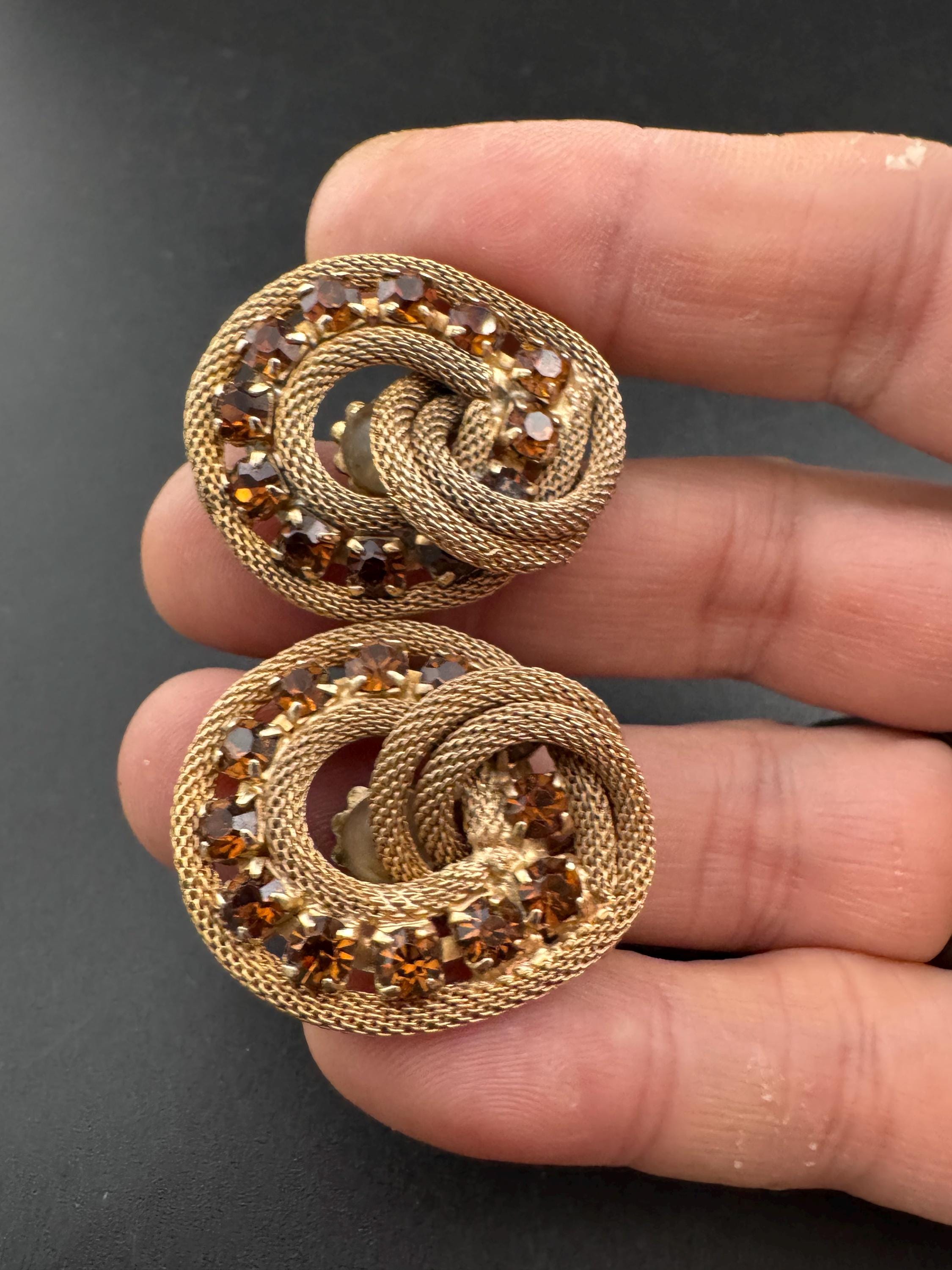 Vintage 1960s brown cognac glass gold tone round mesh clip On Earrings