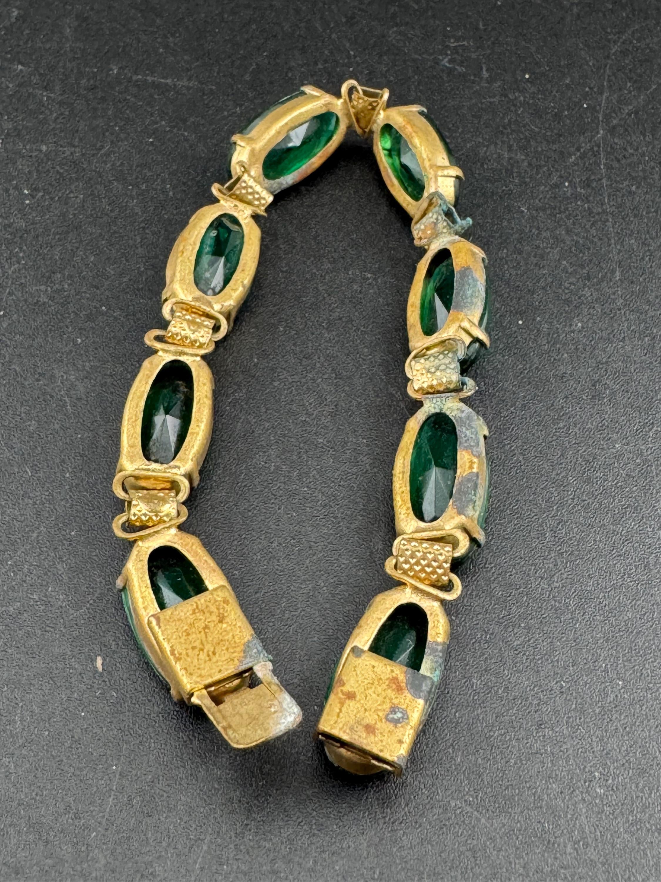 Vintage emerald green glass diamanté rhinestone cocktail bracelet, gold tone