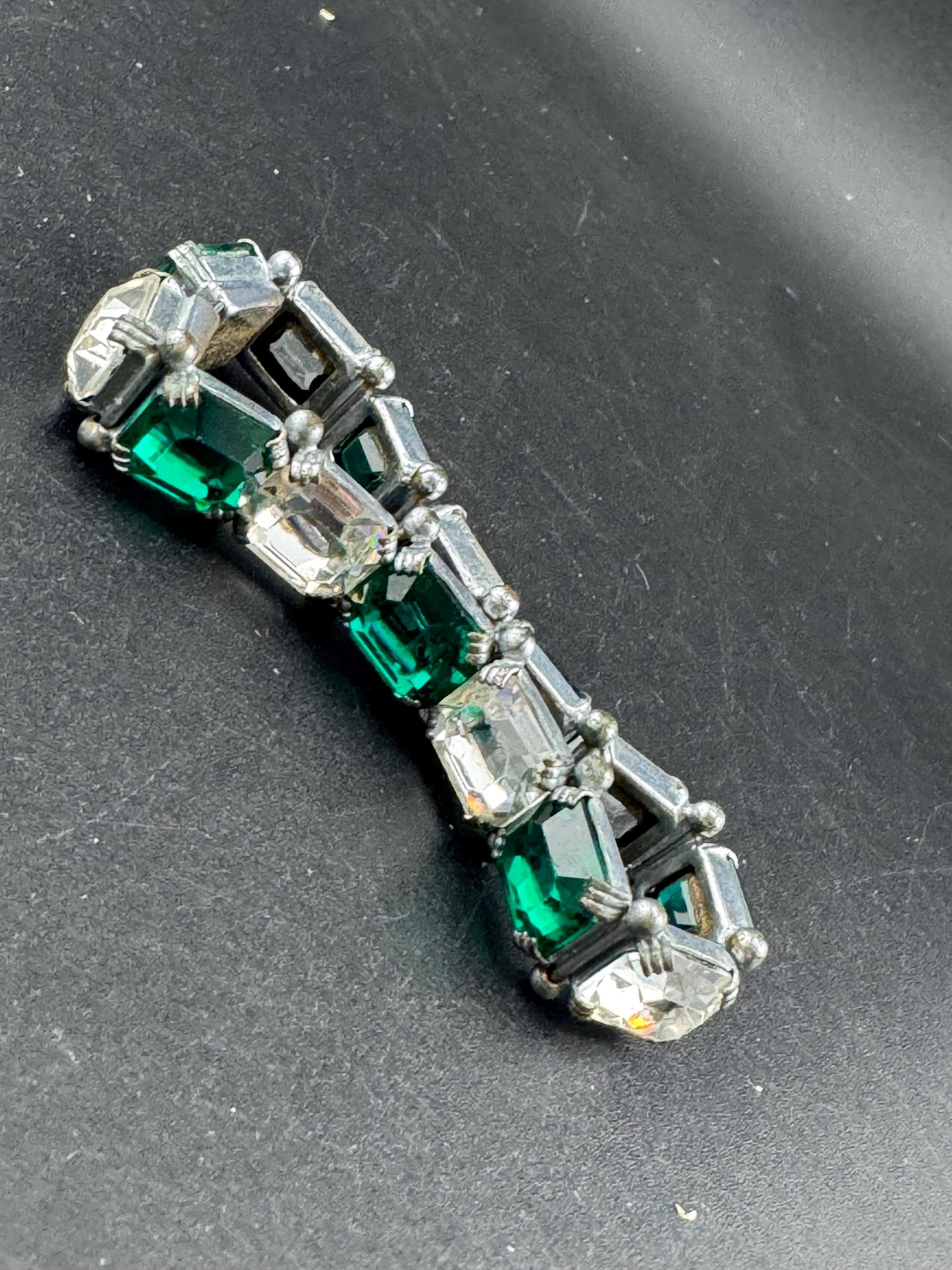 Vintage emerald green glass diamanté rhinestone cocktail bracelet, silver tone