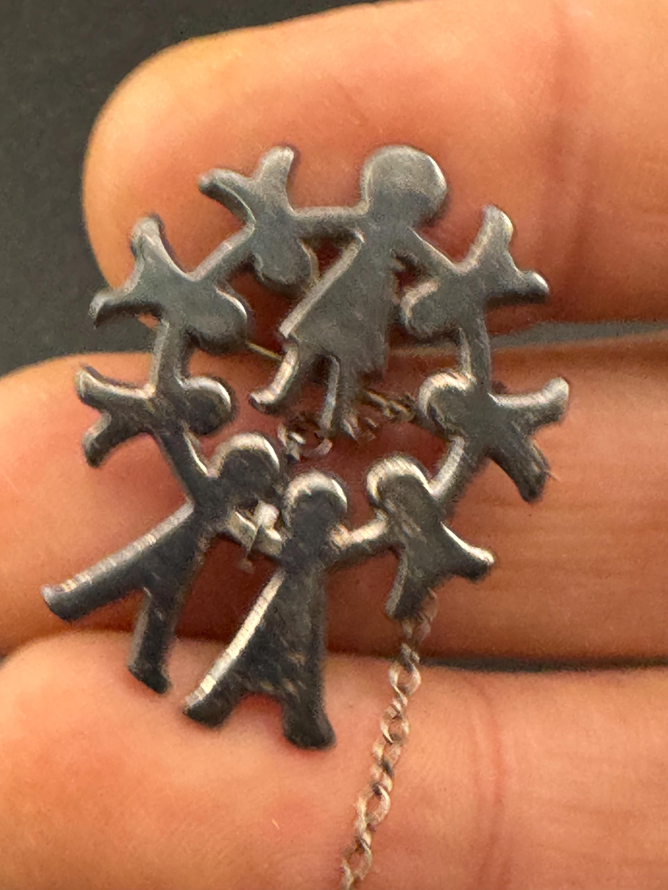 Modernist 925 silver peace circle of friends Brooch , MHV London hallmarks