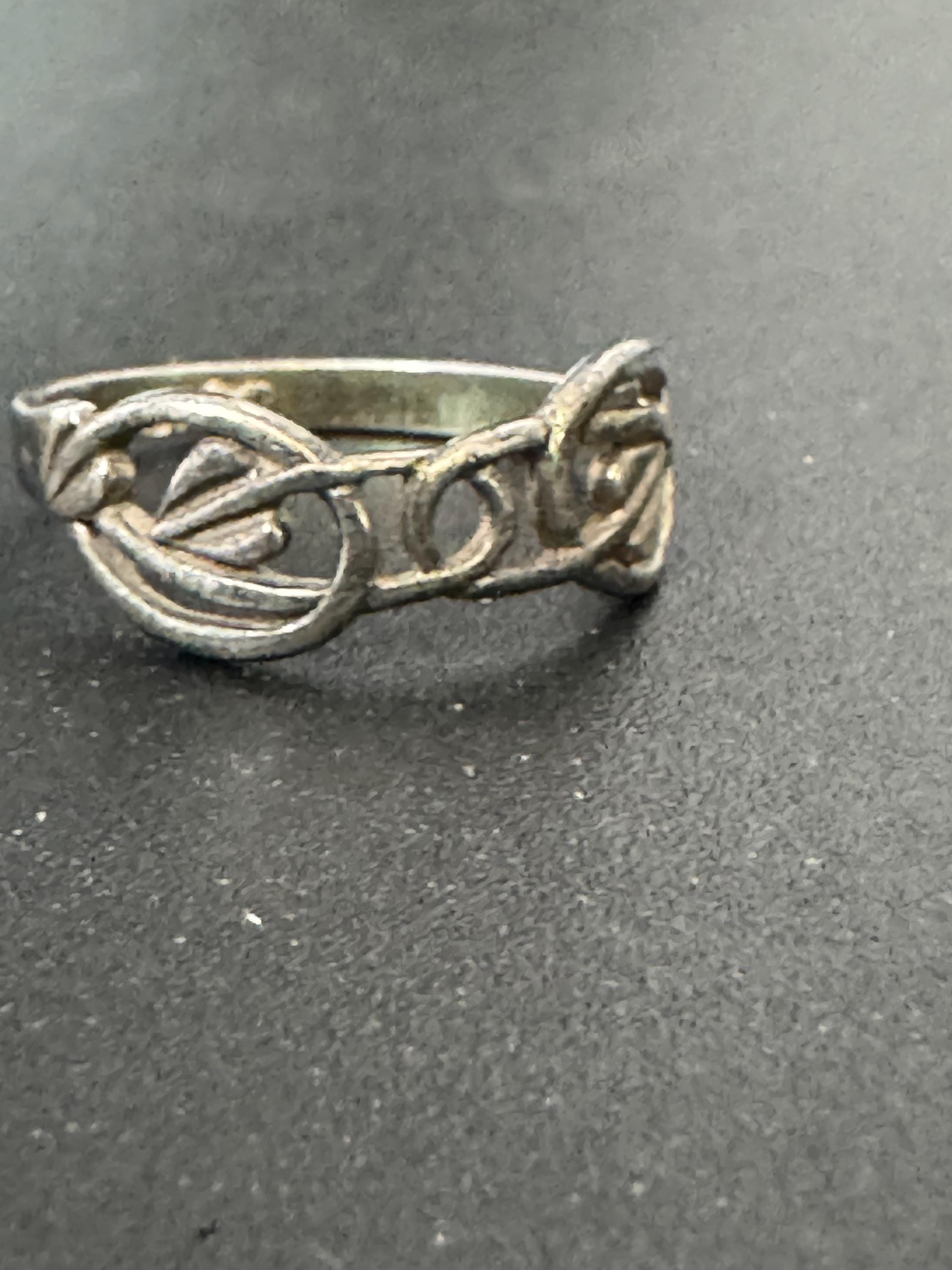 CJL 925 Silver Art Nouveau ring, Rennie Macintosh style size L Carrick