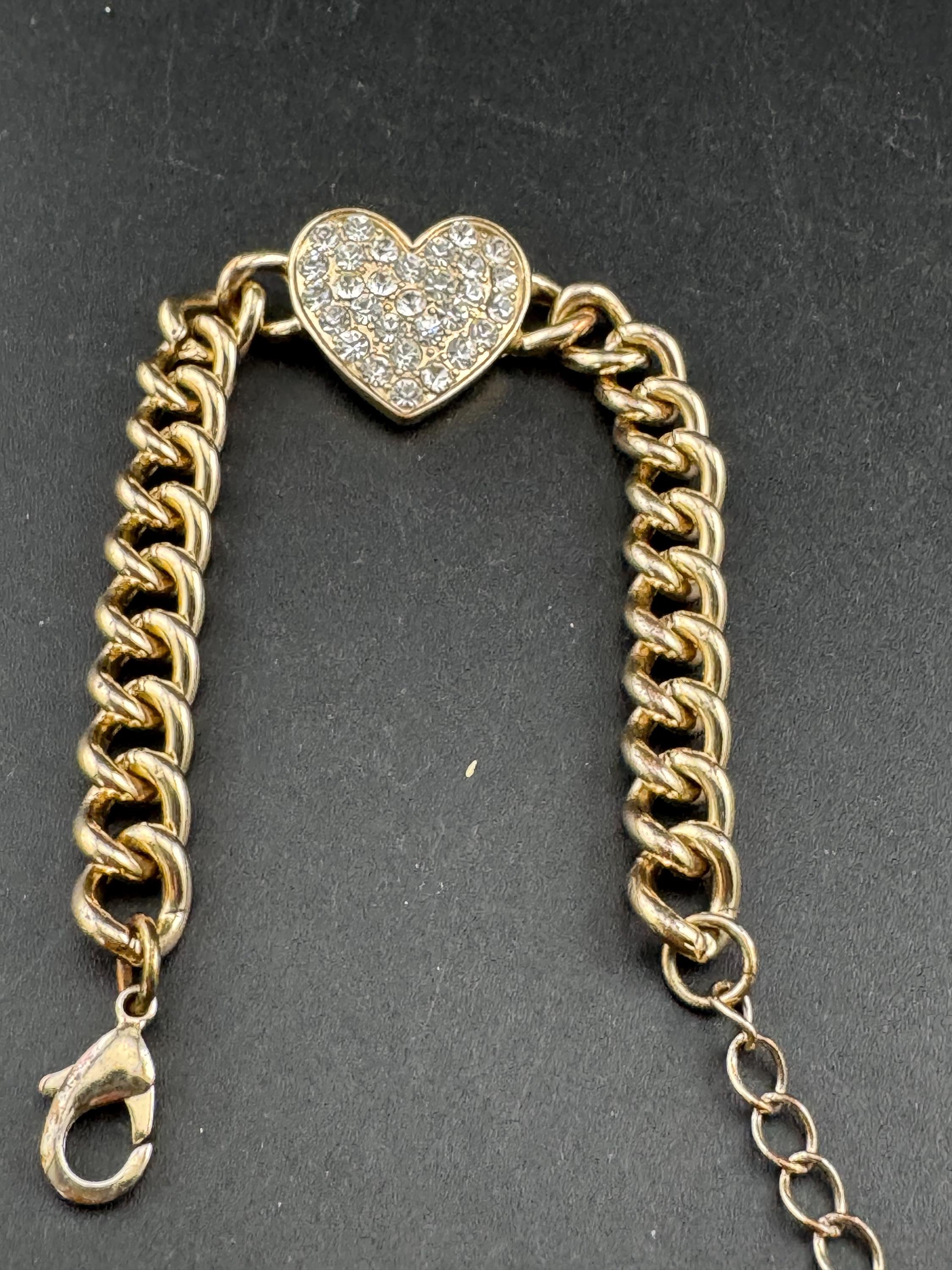 Retro diamanté love heart Bracelet , gold tone