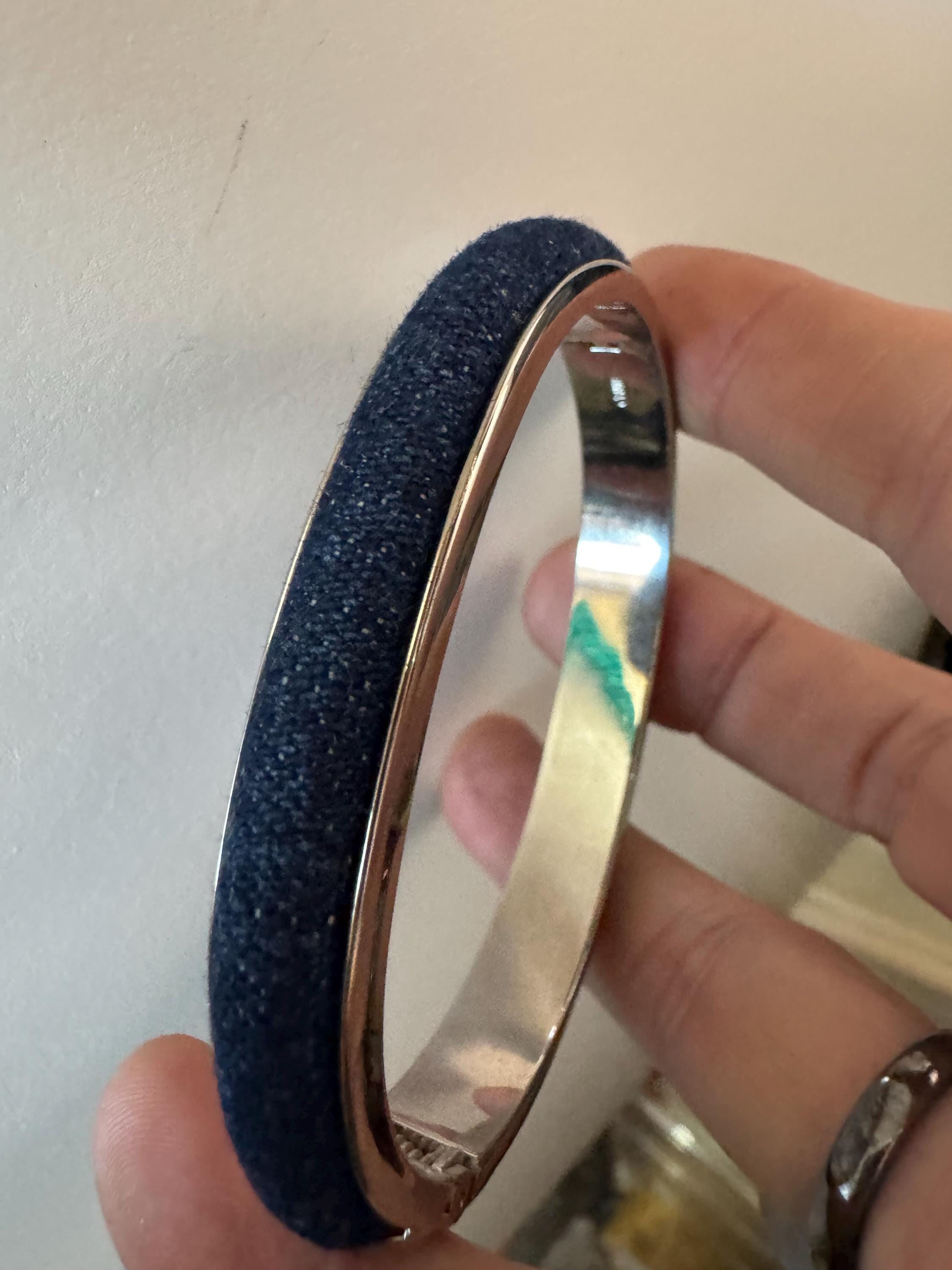 Signed Joan rivers denim blue clamper bangle: silver plated bracelet