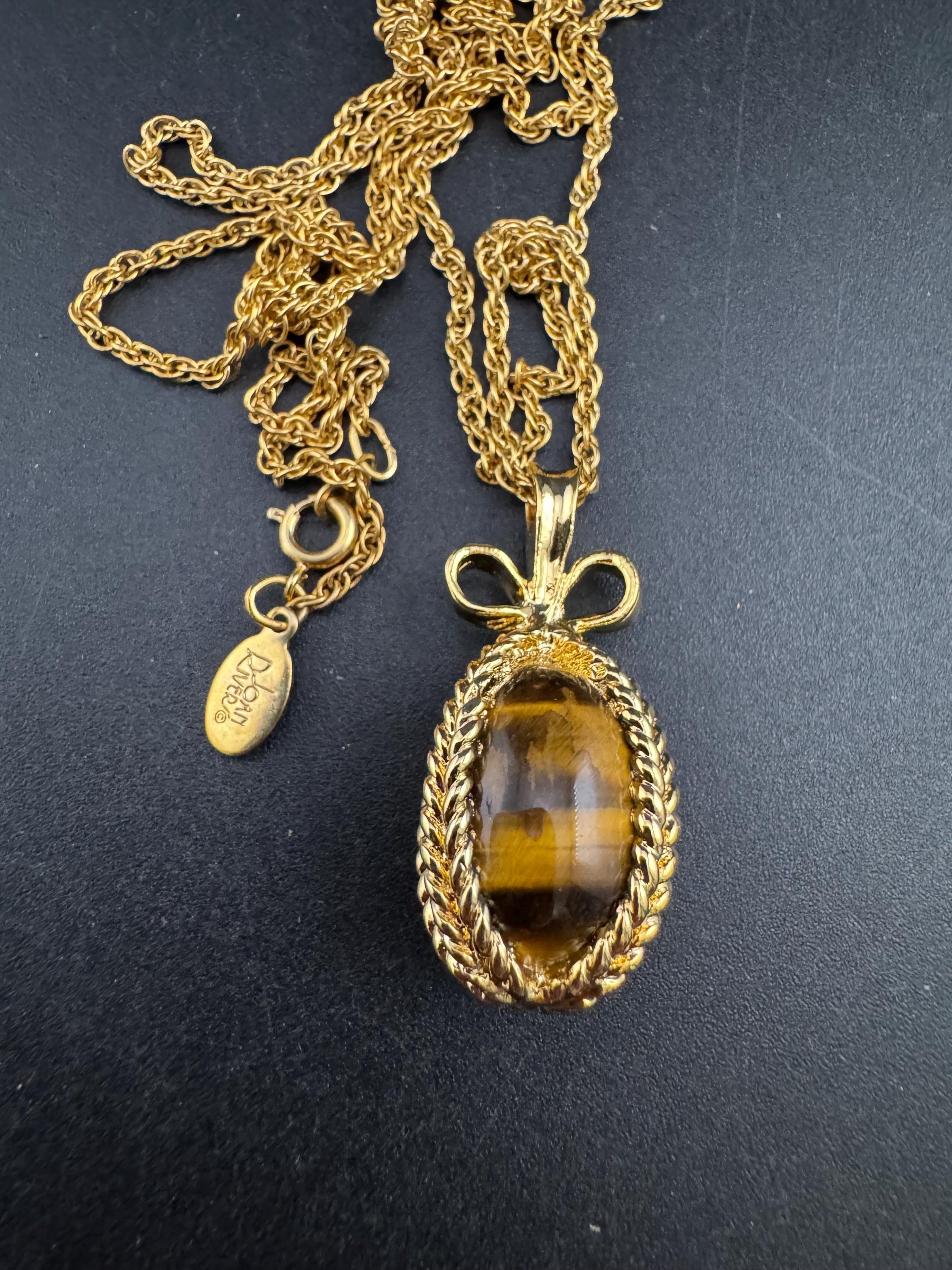 Signed Joan rivers tigerseye egg pendant necklace, gold plated