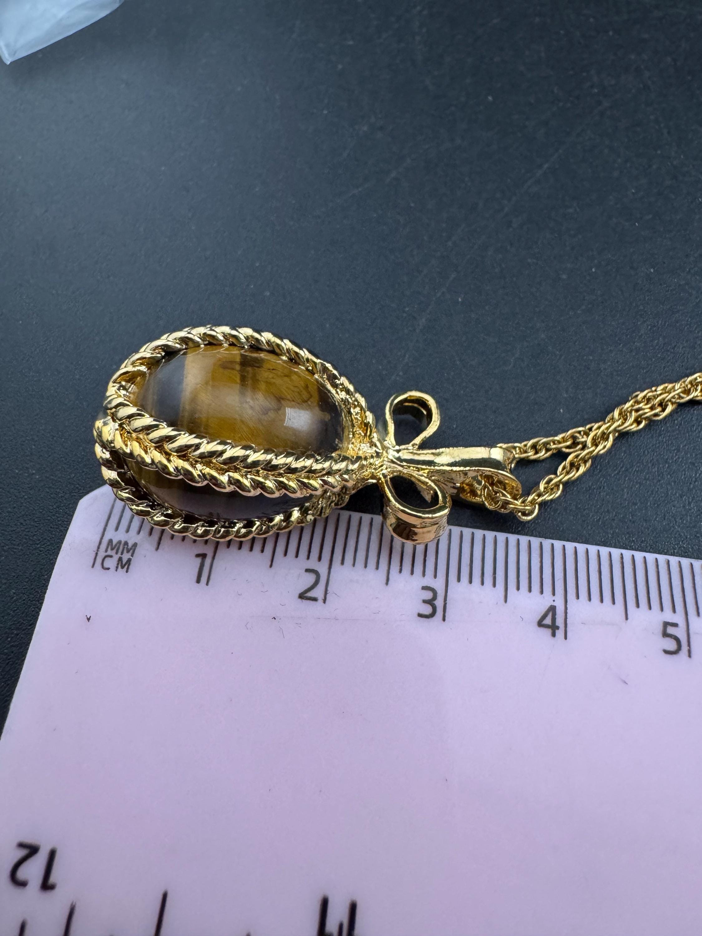 Signed Joan rivers tigerseye egg pendant necklace, gold plated