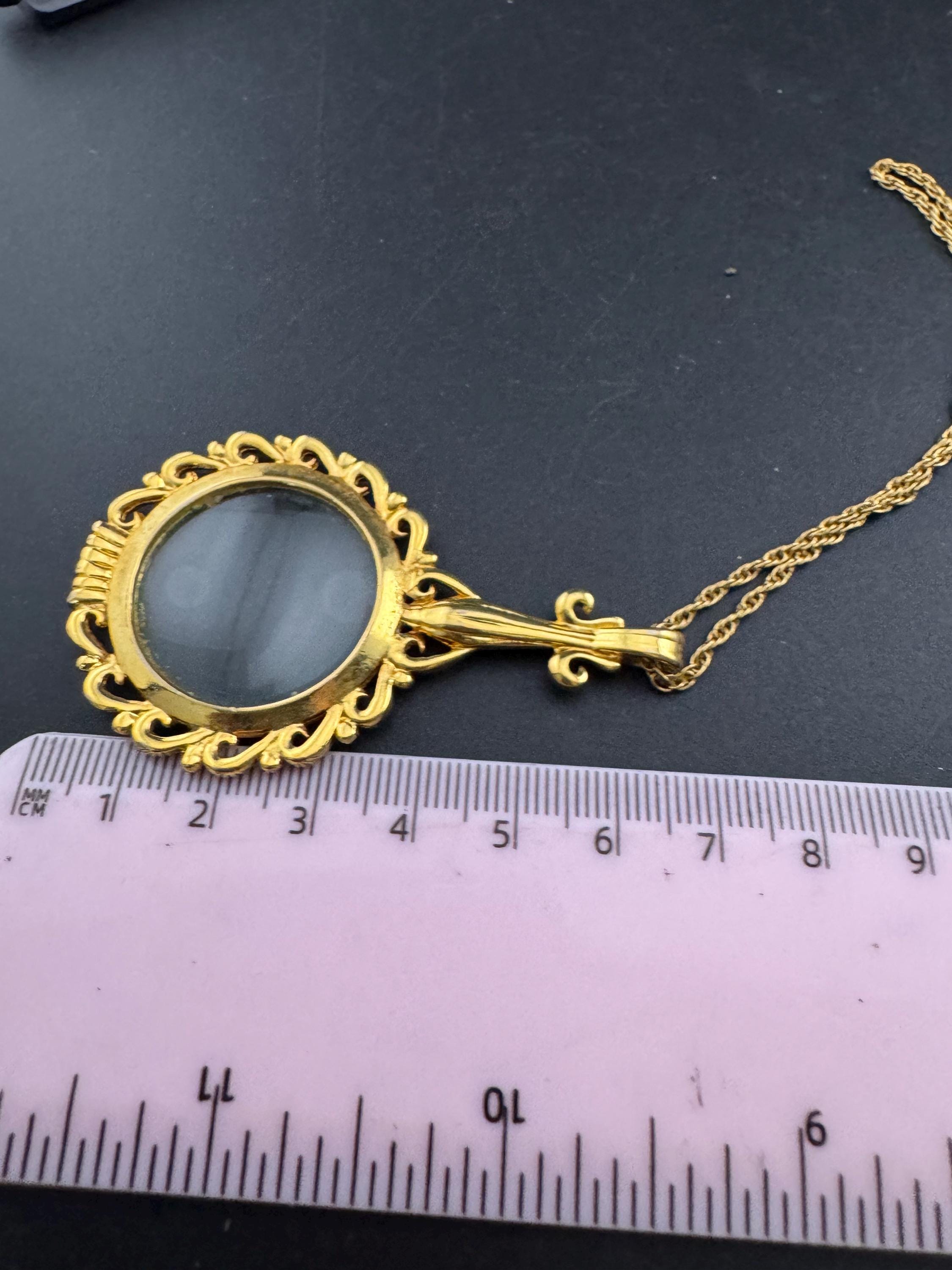 Signed Joan rivers magnifier pendant necklace, gold plated magnifying jewellers loupe