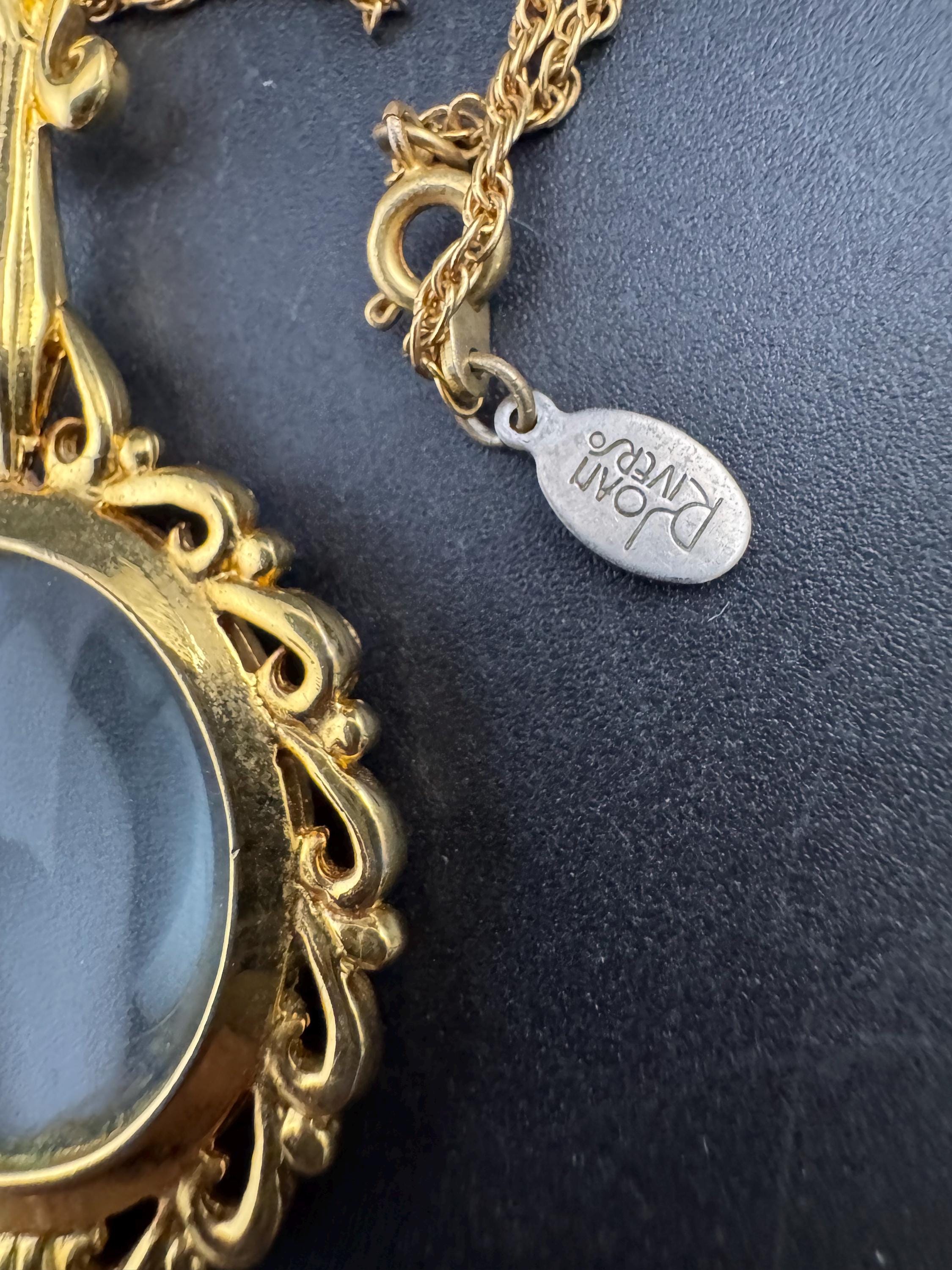 Signed Joan rivers magnifier pendant necklace, gold plated magnifying jewellers loupe