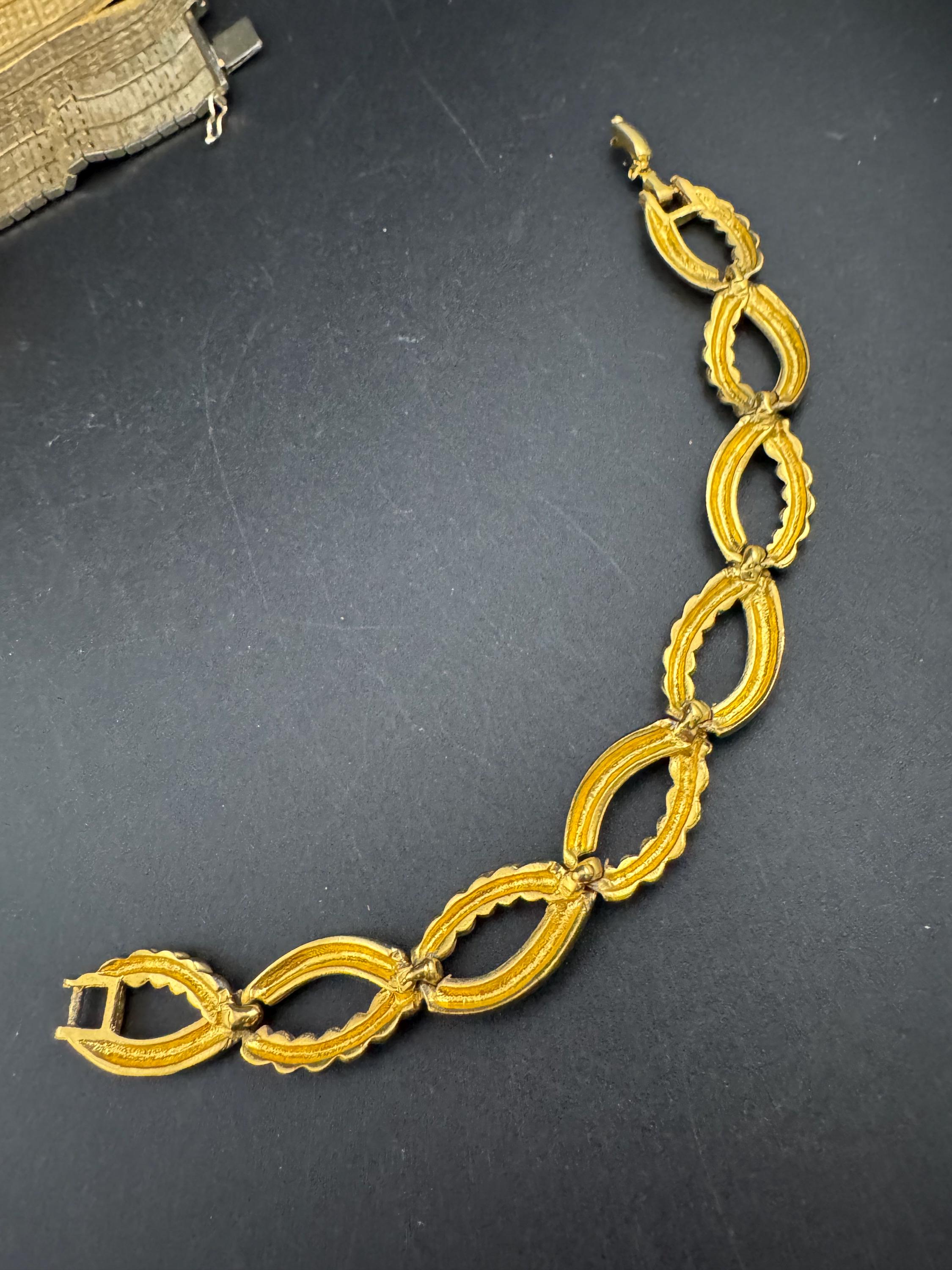 Retro 80s chunky panel link bracelet, 18.5cm gold tone