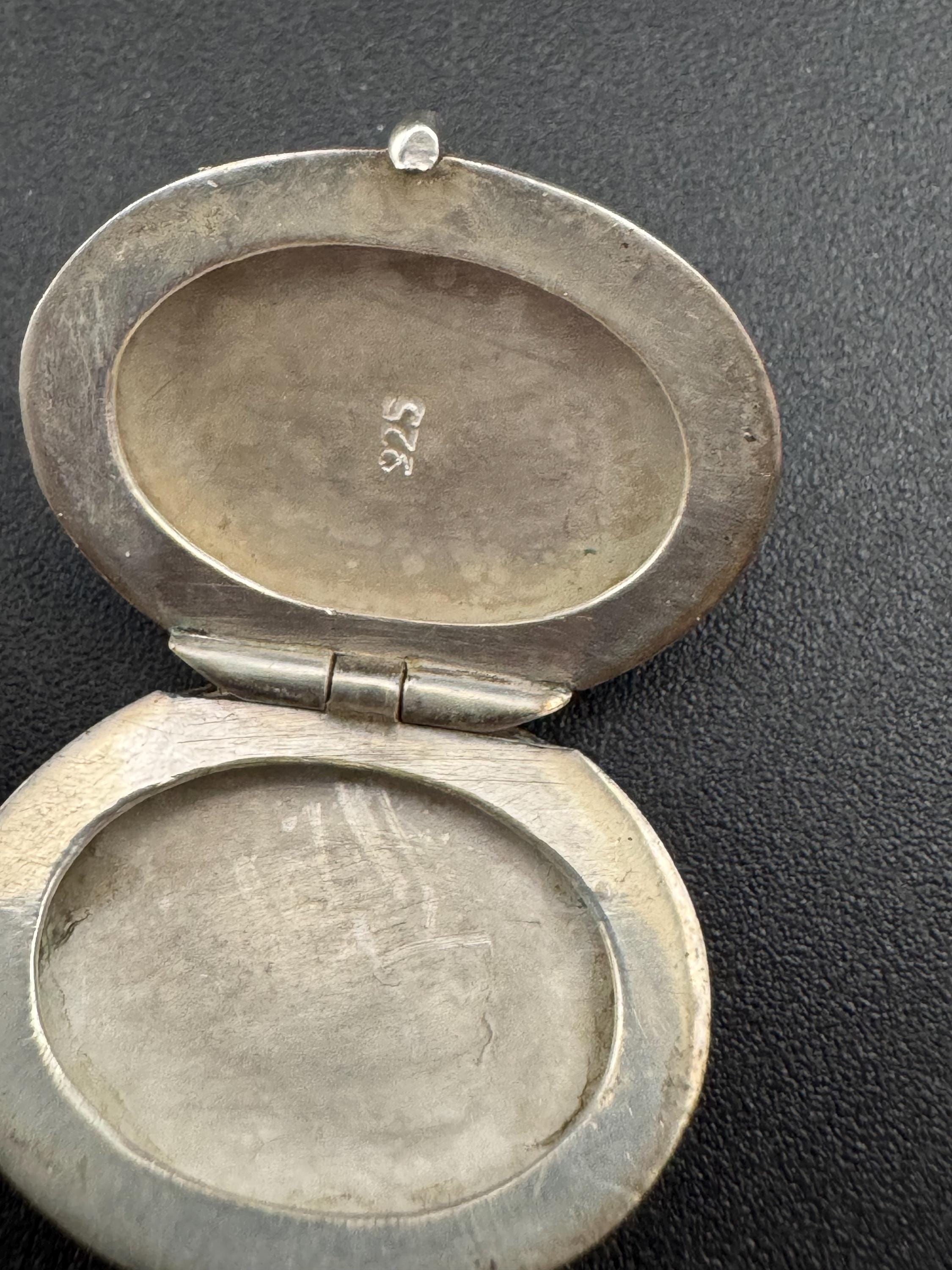 Onyx or black enamel 925 sterling silver Vintage Locket , Photo keepsake Locket