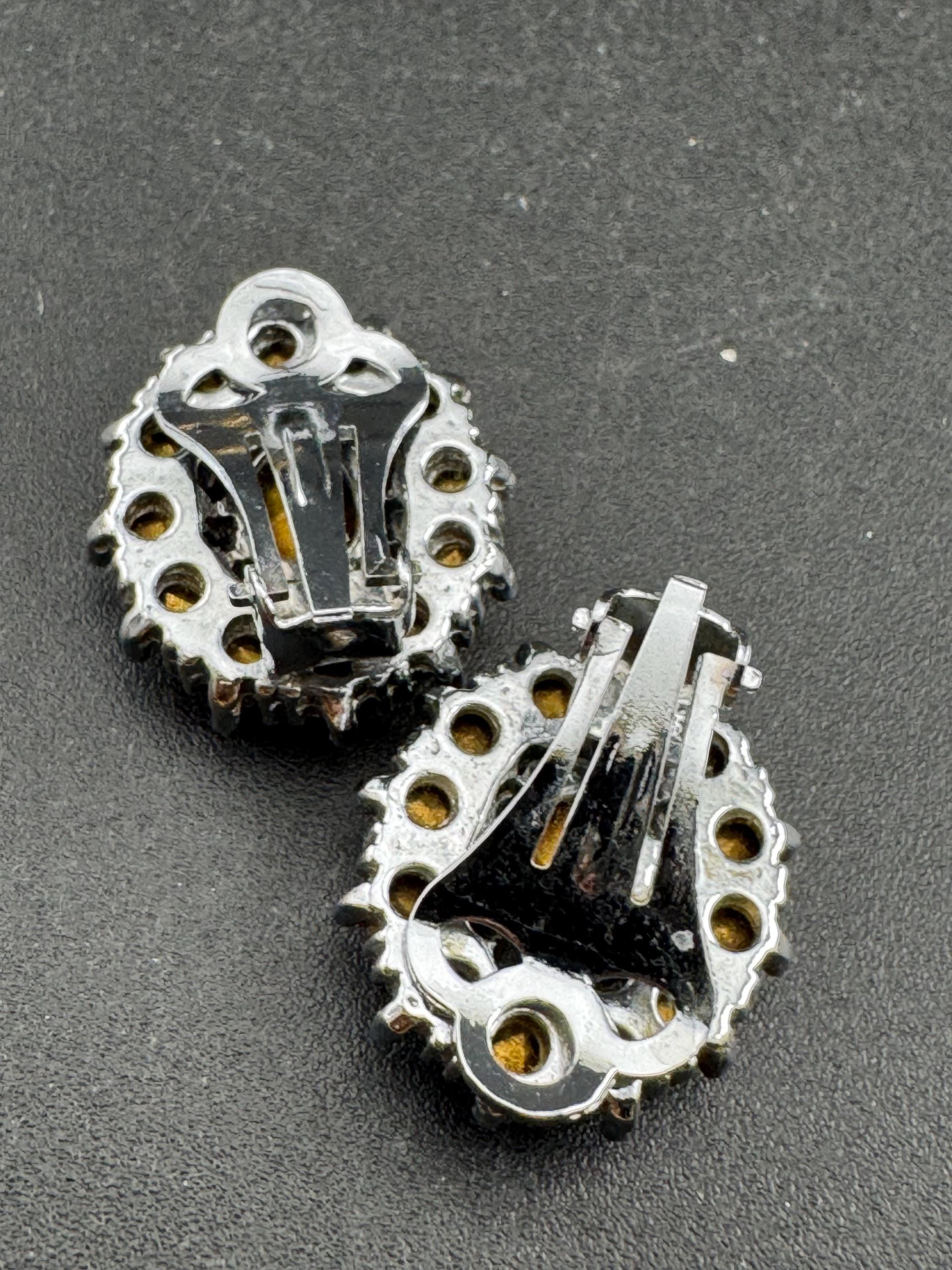 Vintage blue sapphire and clear glass diamanté clip on earrings, silver tone