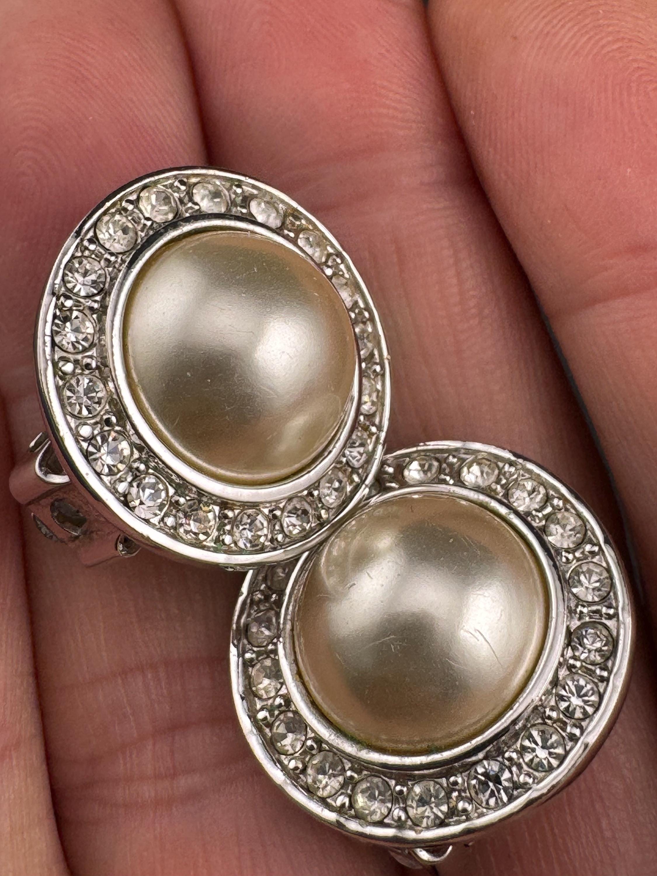 Vintage round  Pearl rhinestone diamanté Clip On Stud Earrings, silver tone