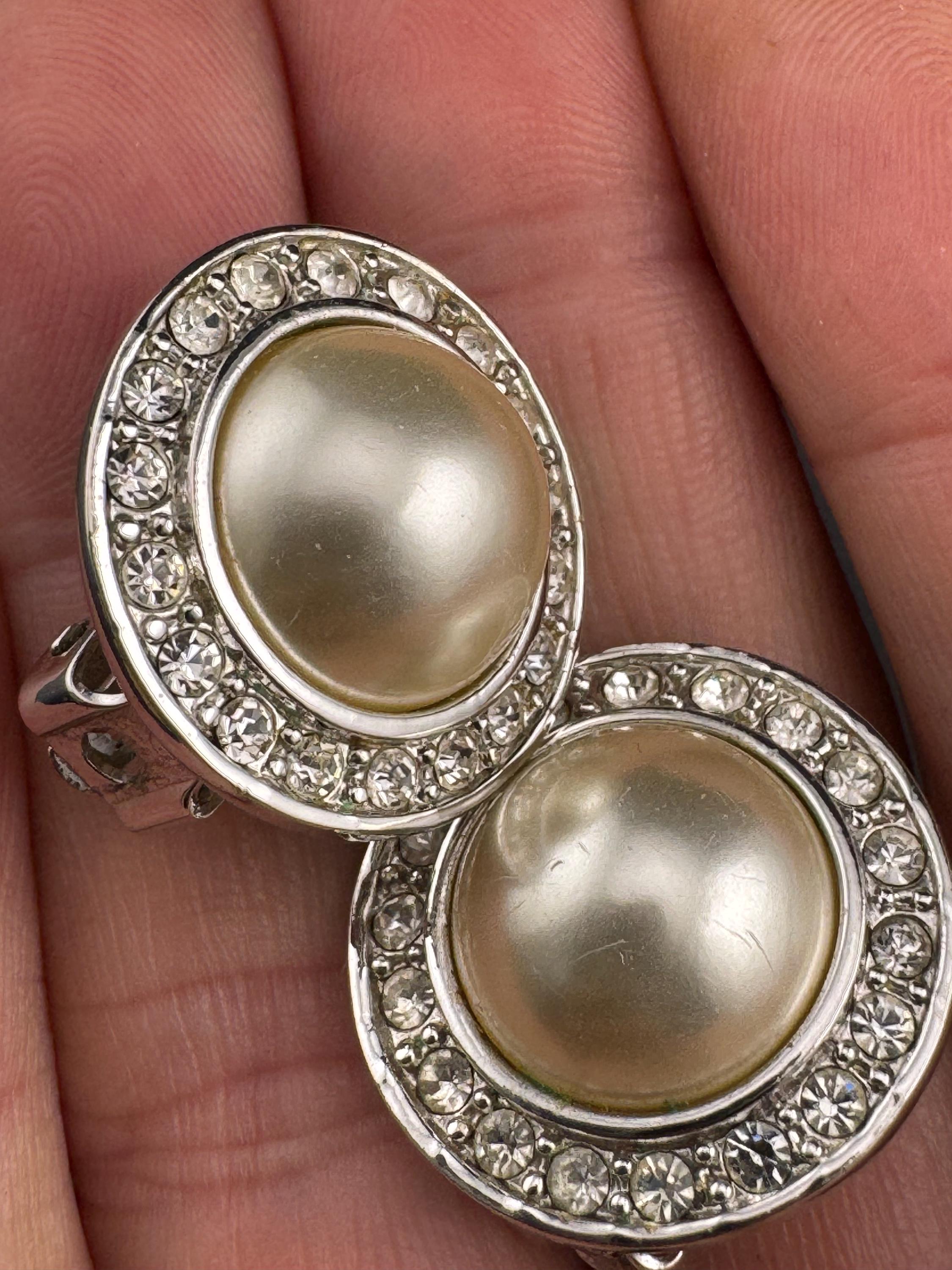 Vintage round  Pearl rhinestone diamanté Clip On Stud Earrings, silver tone