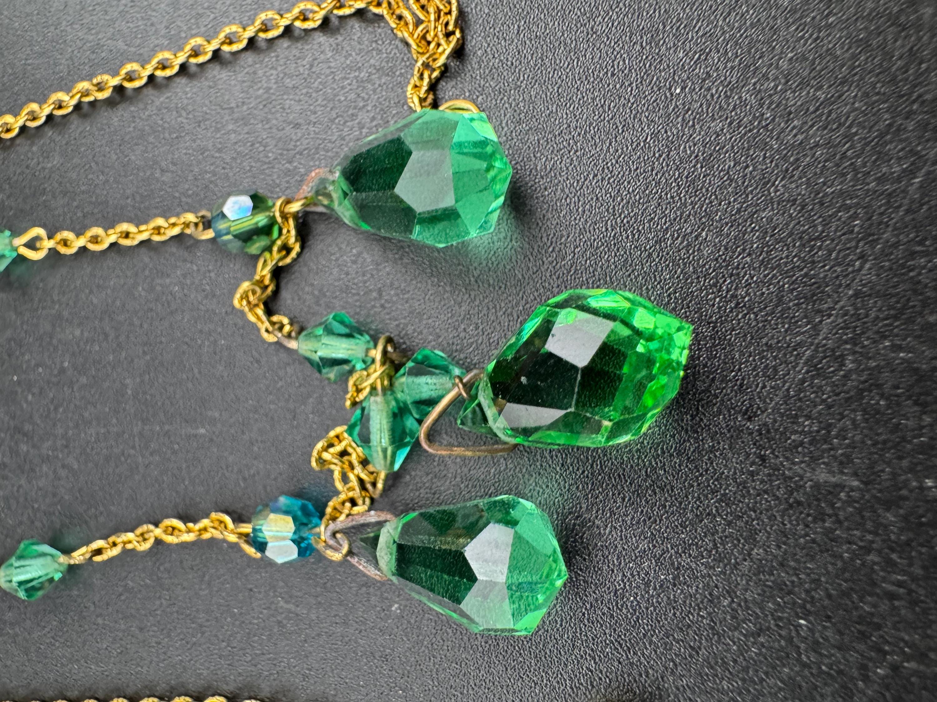 Antique gold tone Art Deco emerald green triplet pendant drop Necklace