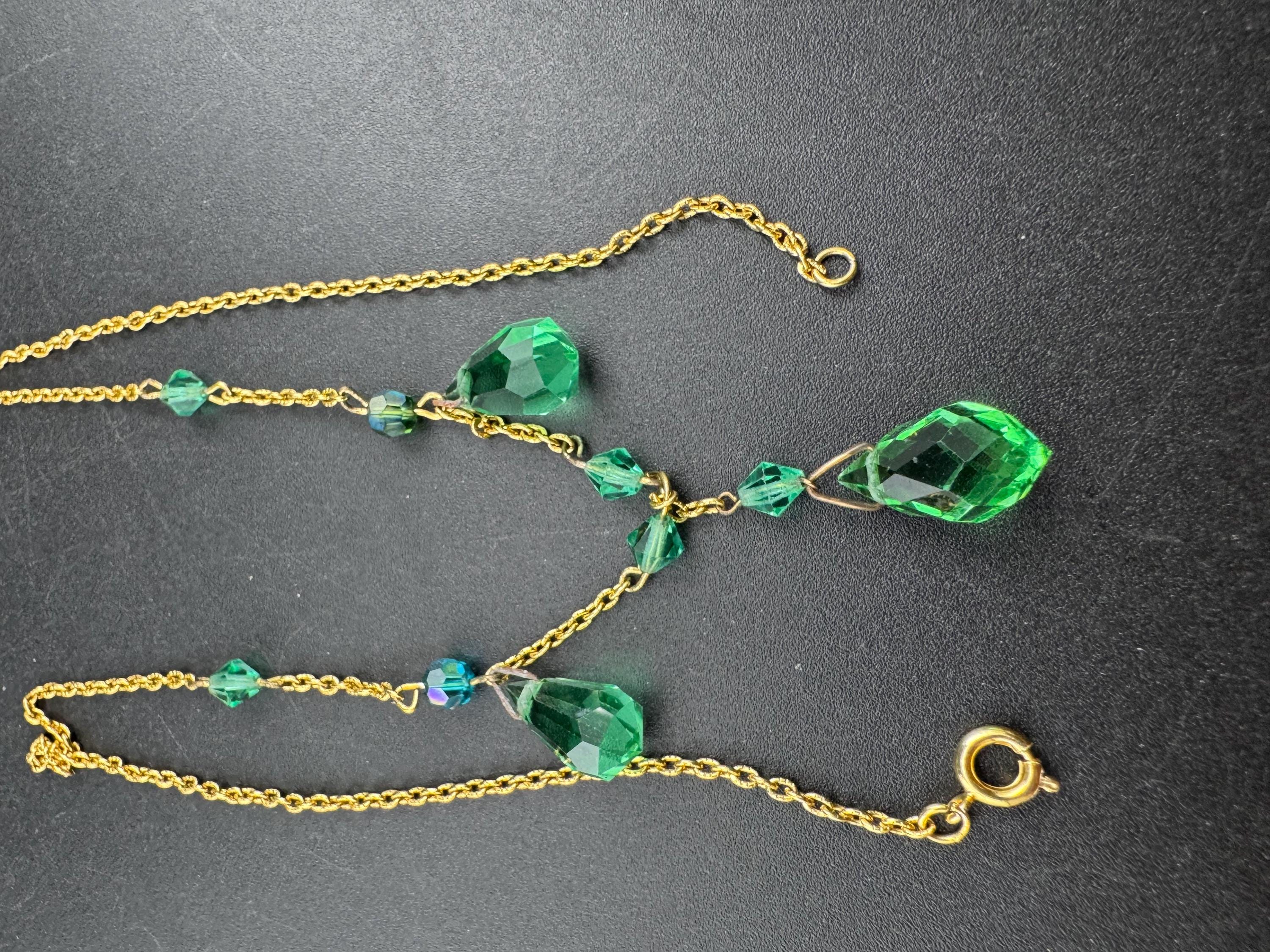 Antique gold tone Art Deco emerald green triplet pendant drop Necklace