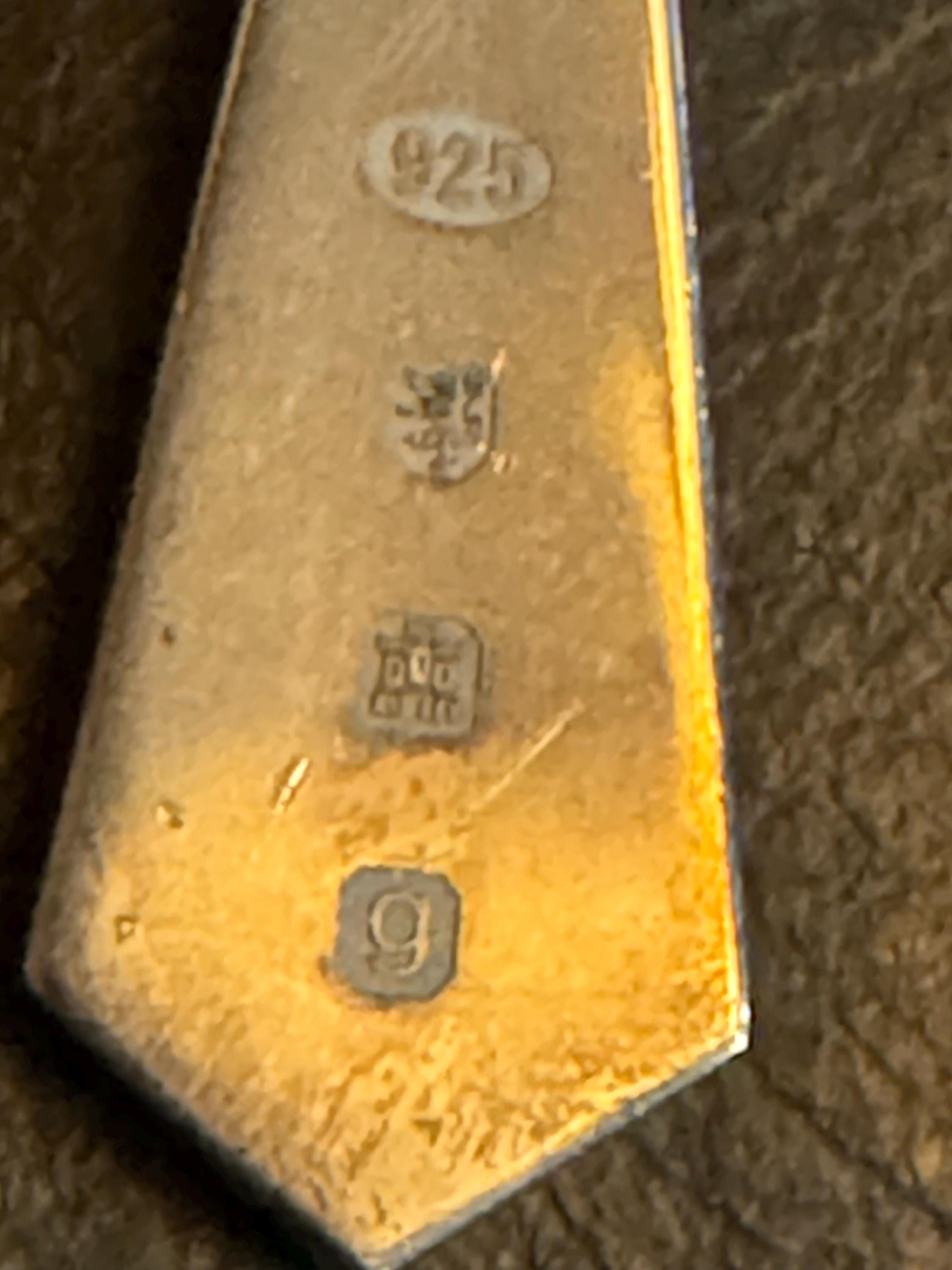 Charles Tyrwhitt hallmarked sterling silver novelty tie keyring , 28.3 grams