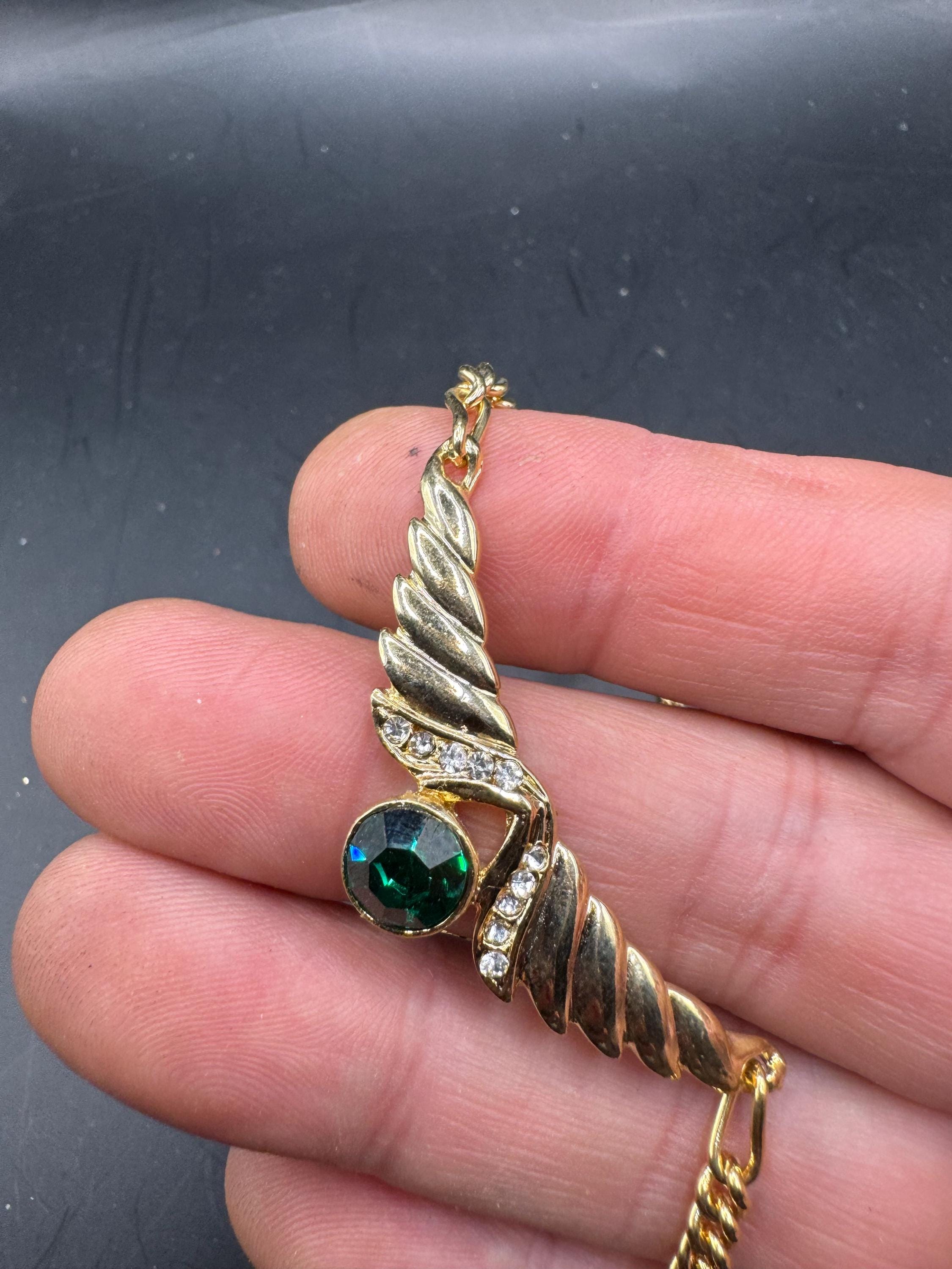 Gold Tone Figaro Chain emerald Necklace: Green Rhinestone