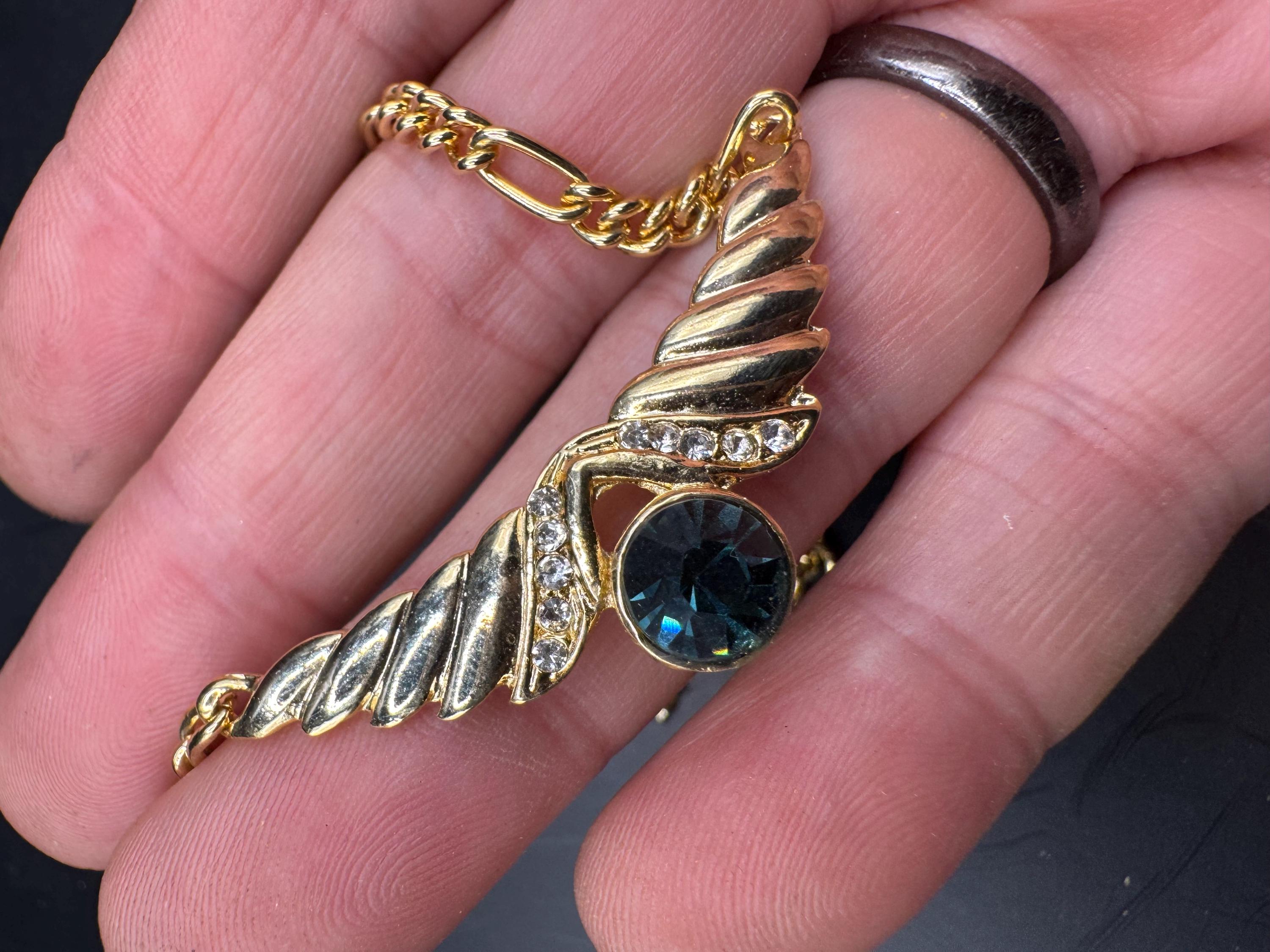 Gold Tone Figaro Chain sapphire Necklace: blue clear Rhinestone