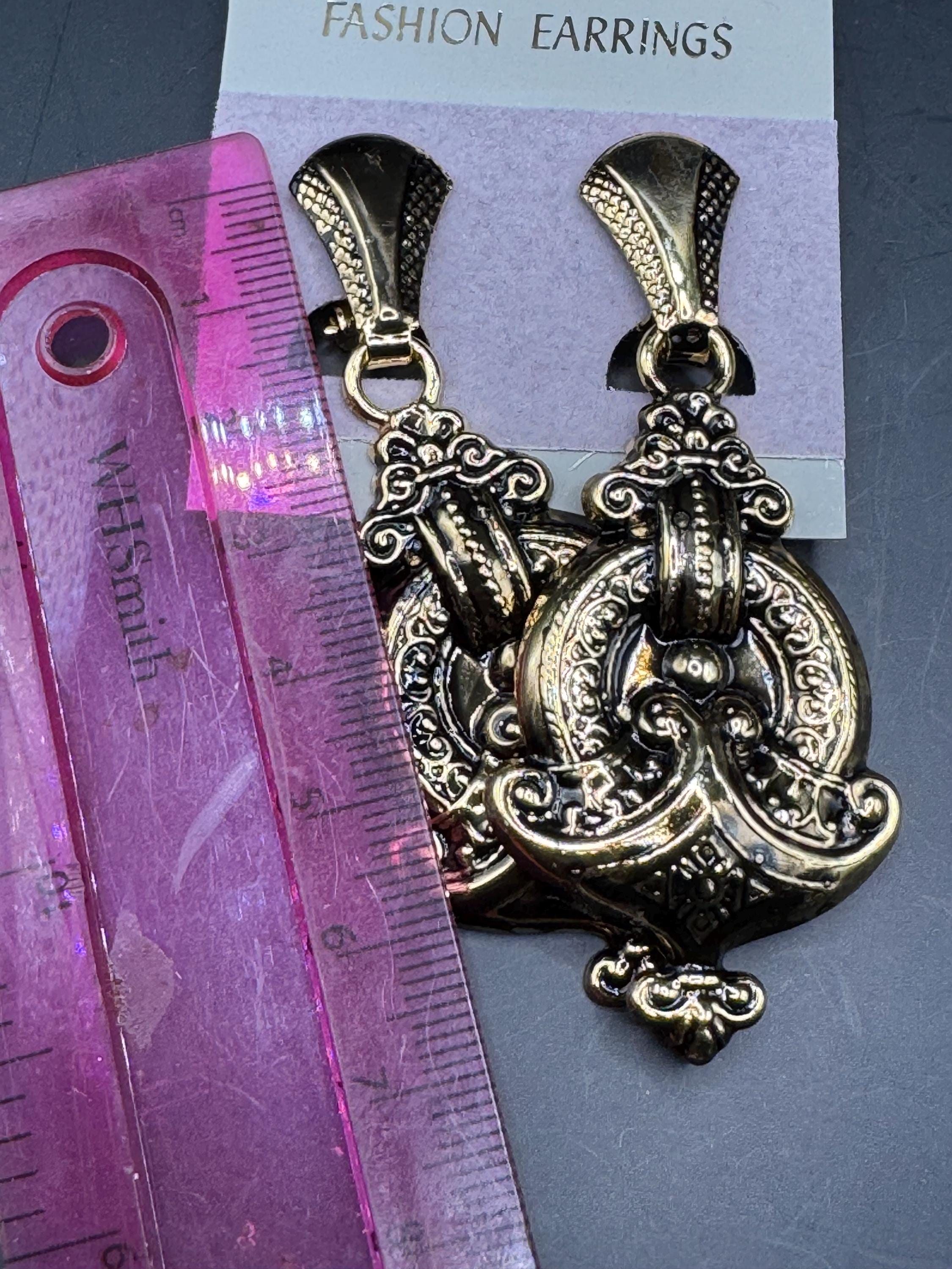 Vintage 80s 7cm antique Gold door knocker drop clip on earrings,  embossed metal unused