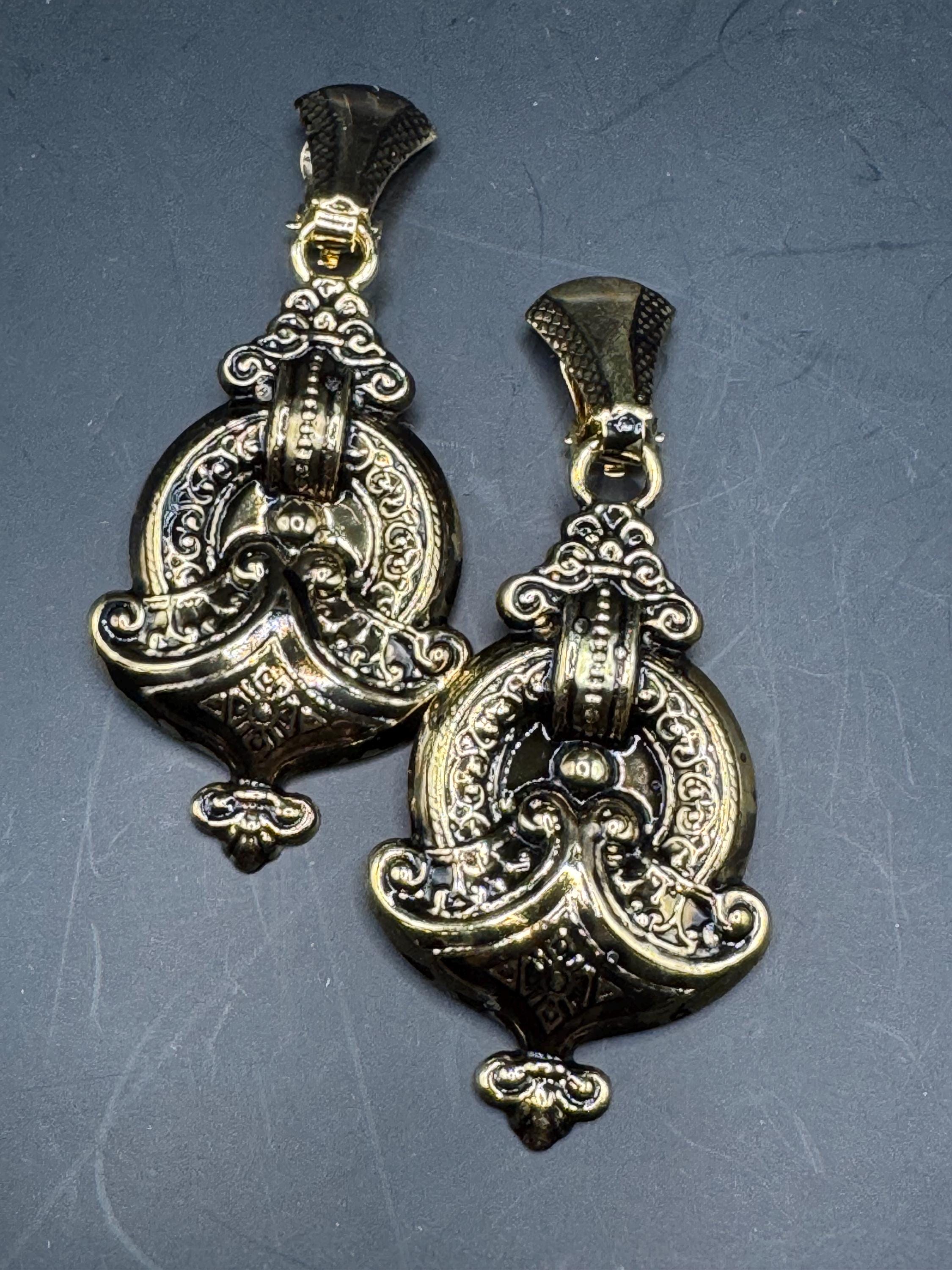 Vintage 80s 7cm antique Gold door knocker drop clip on earrings,  embossed metal unused