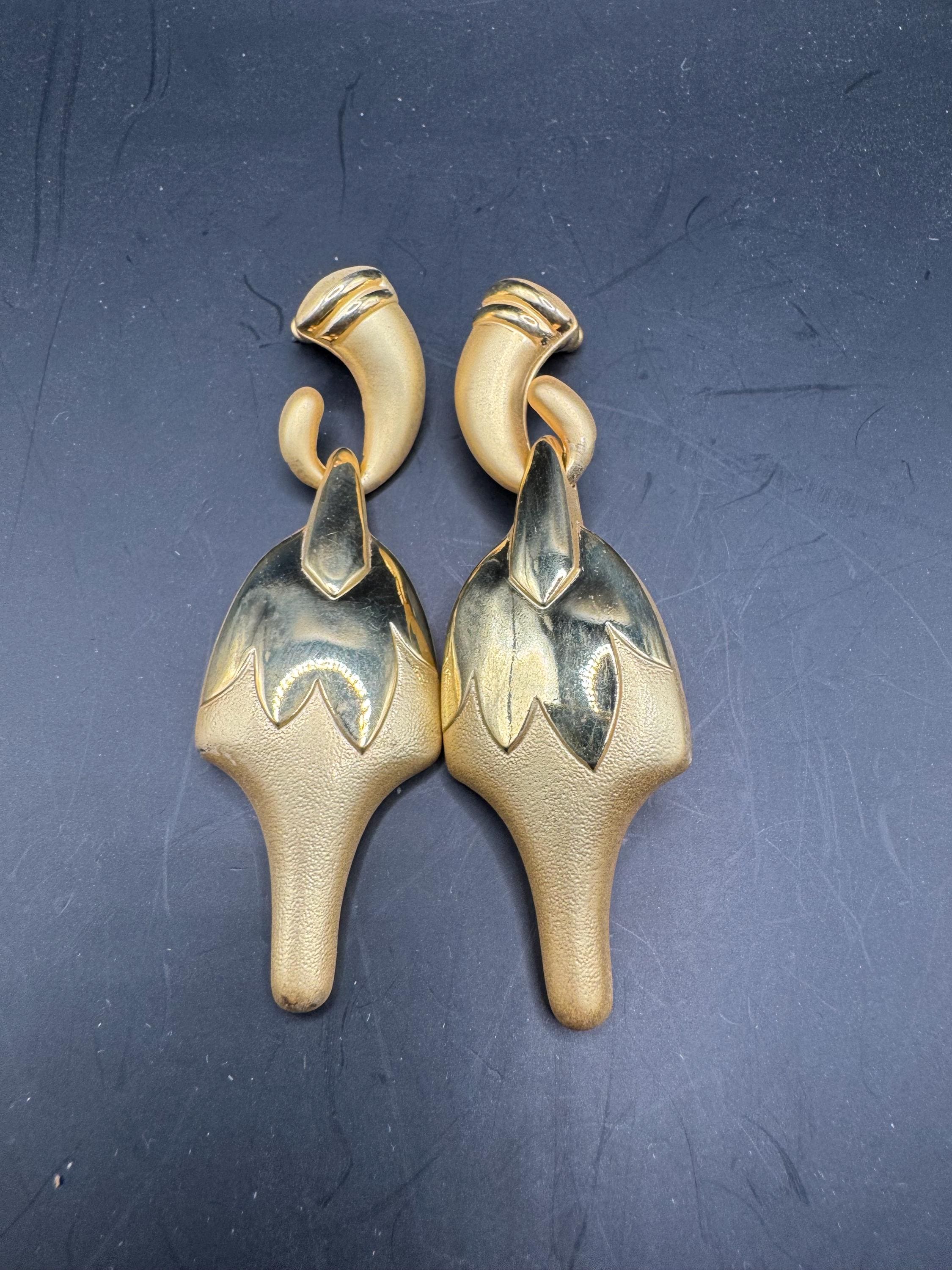 Matt gold Etruscan dangly drop disc earrings for pierced ears