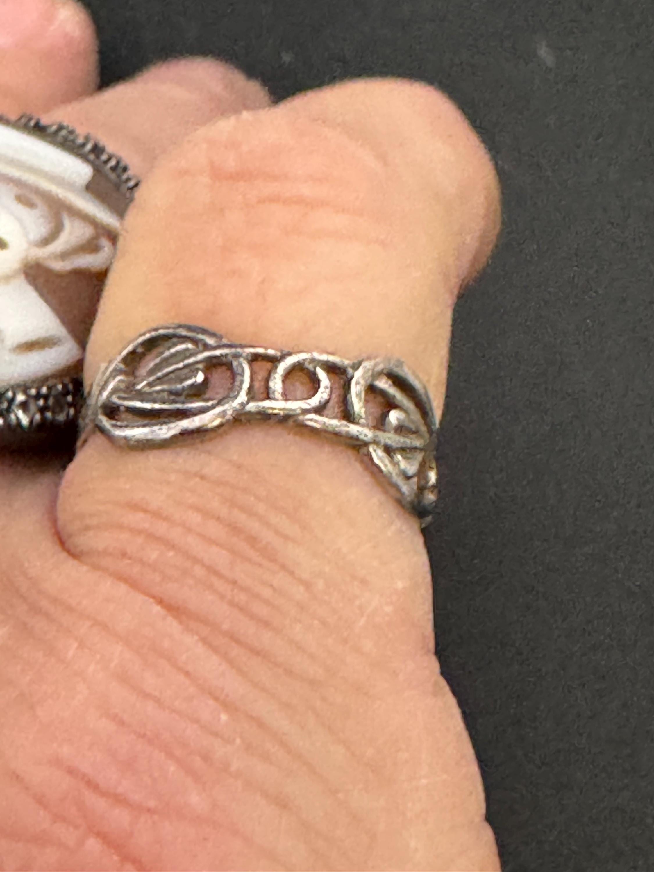 CJL 925 Silver Art Nouveau ring, Rennie Macintosh style size L Carrick