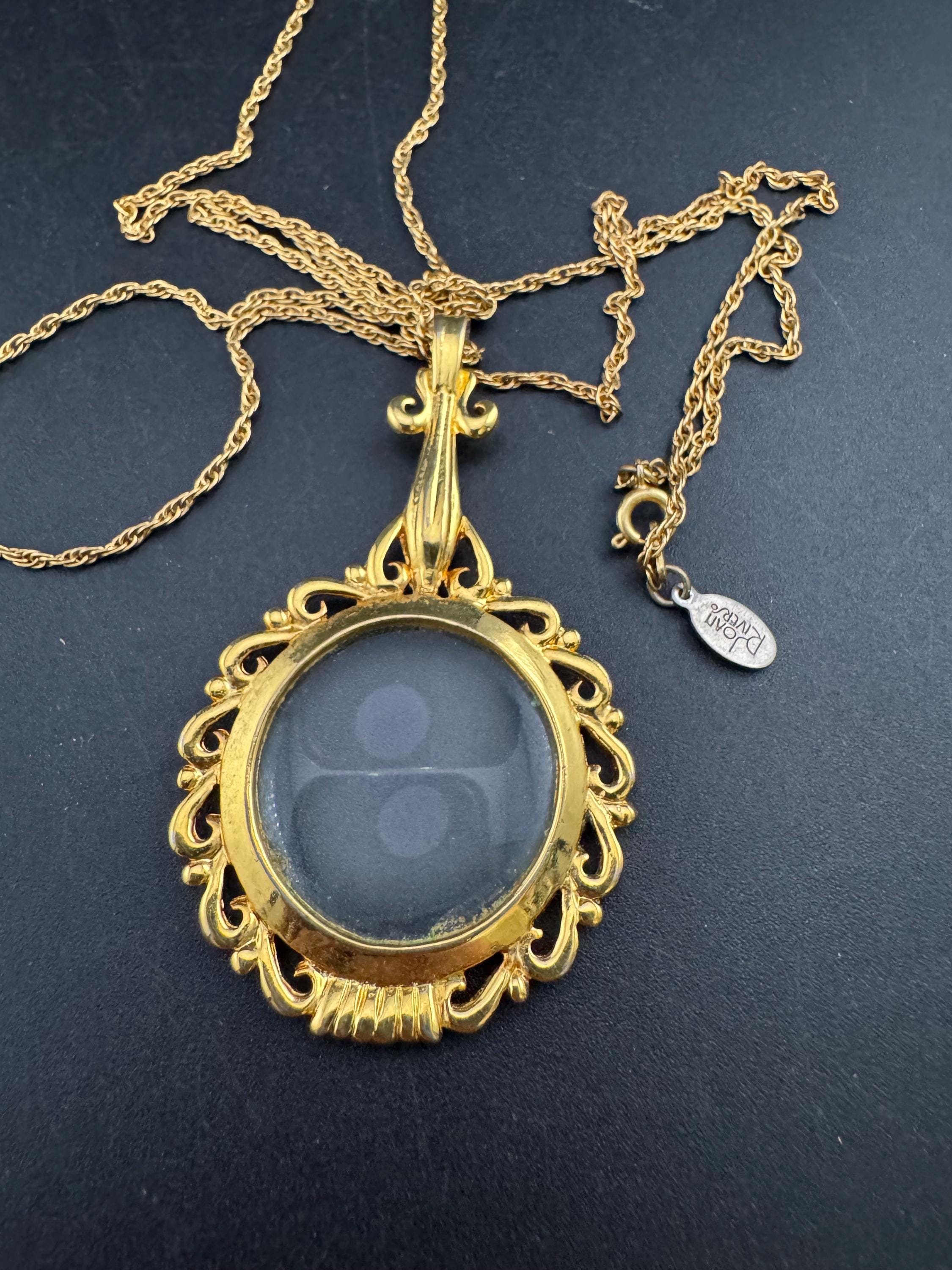 Signed Joan rivers magnifier pendant necklace, gold plated magnifying jewellers loupe