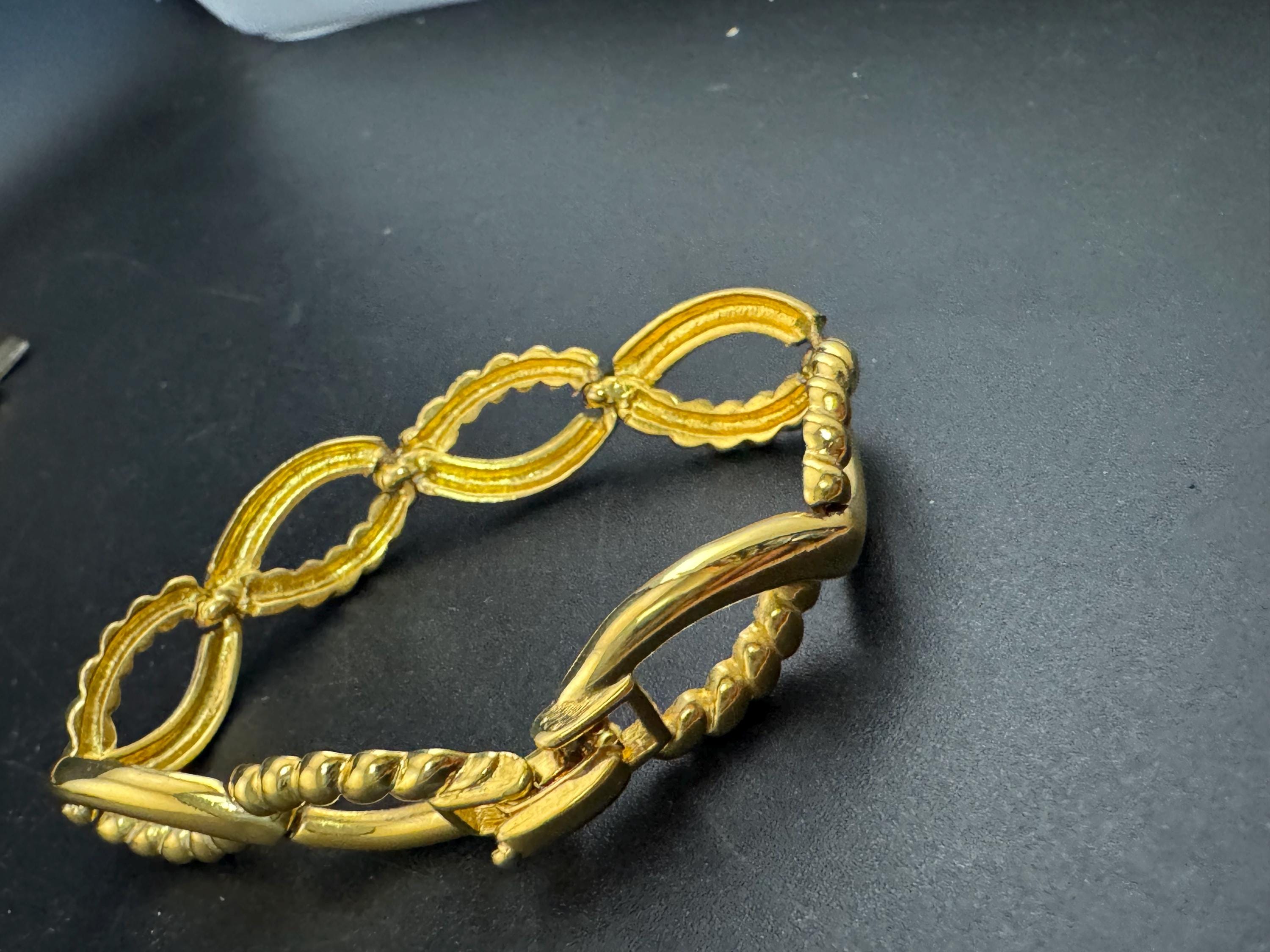 Retro 80s chunky panel link bracelet, 18.5cm gold tone