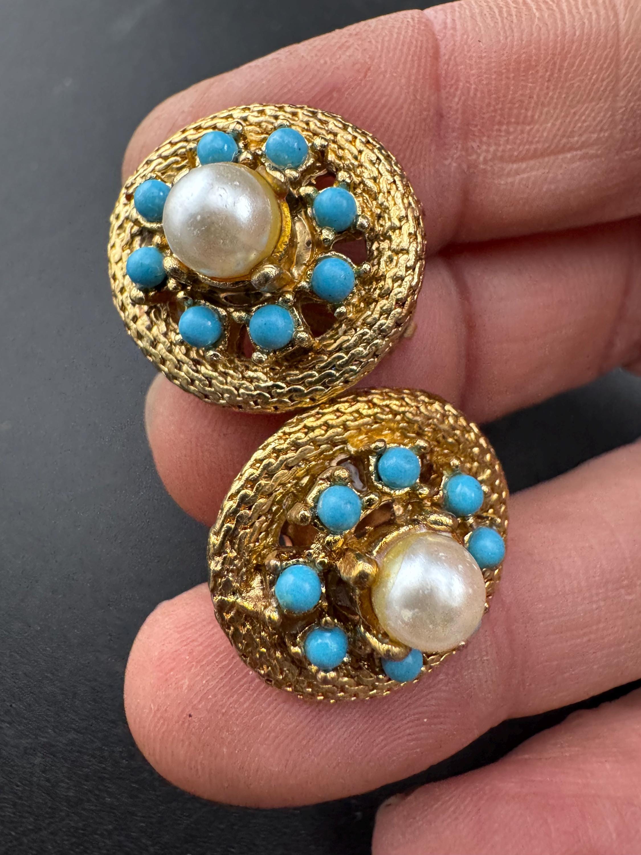 vintage 1960s gold mesh faux pearl and turquoise round clip on earrings, unused