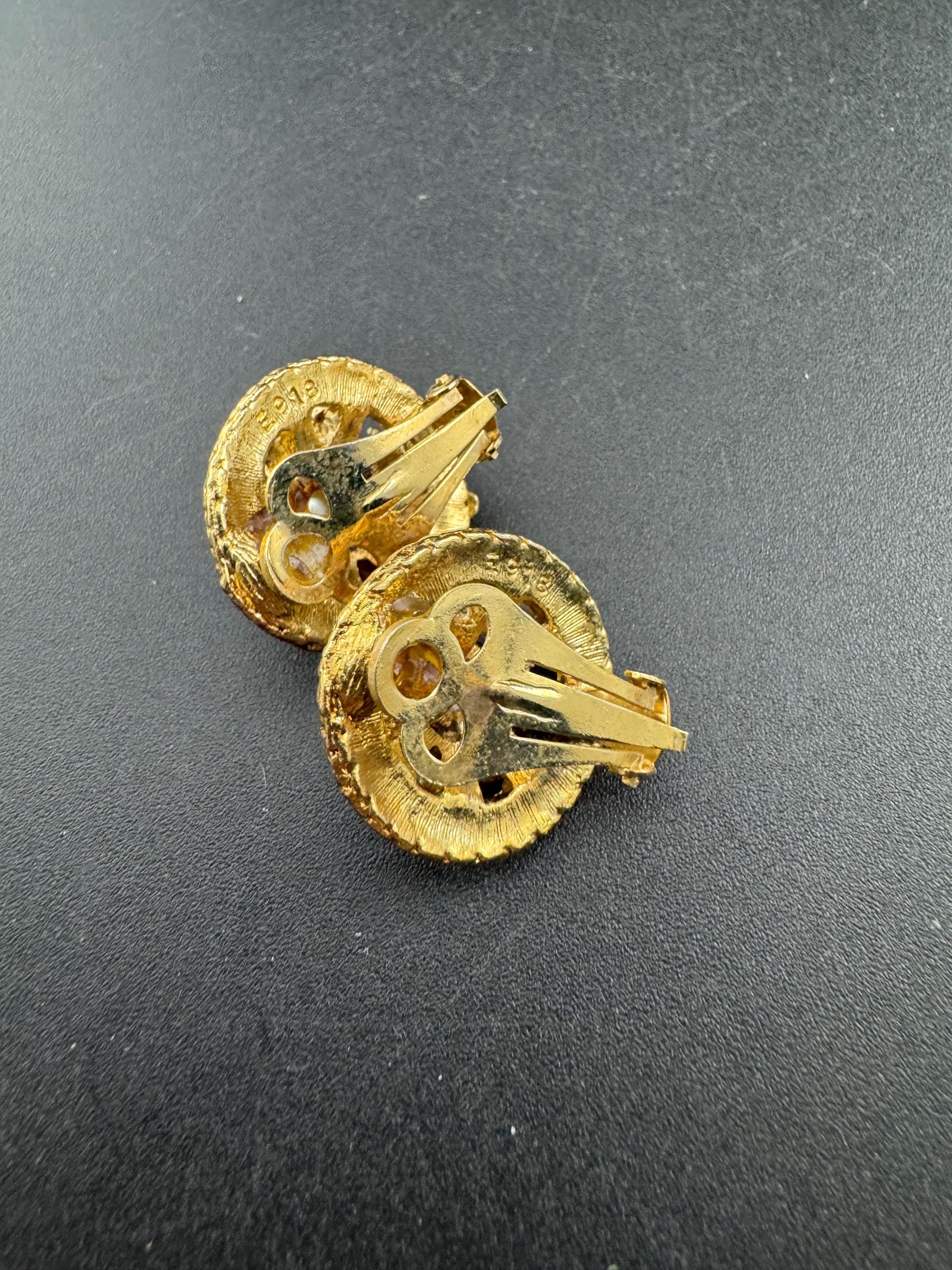 vintage 1960s gold mesh faux pearl and turquoise round clip on earrings, unused