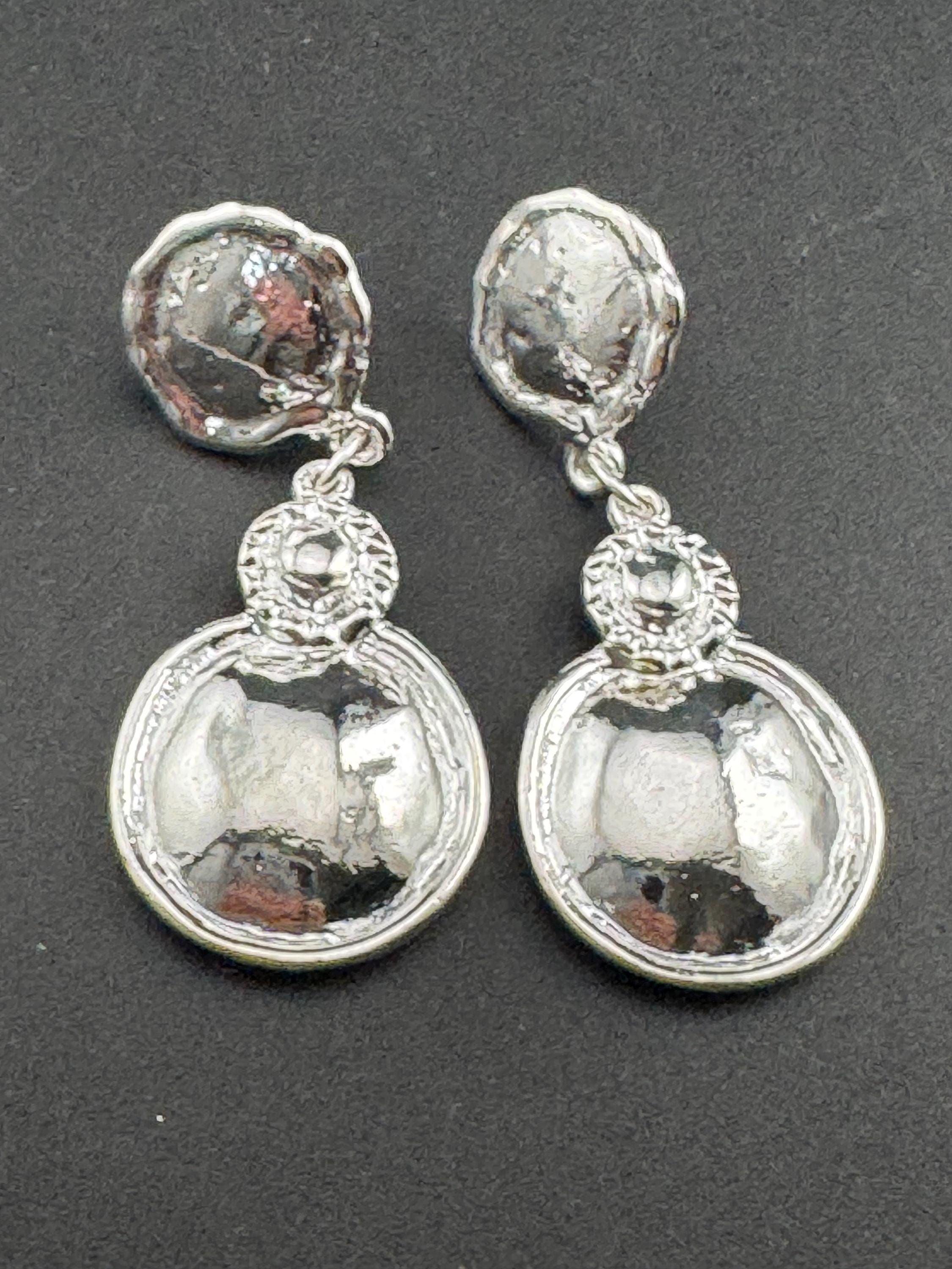 Matt silver Etruscan dangly drop disc earrings for pierced ears