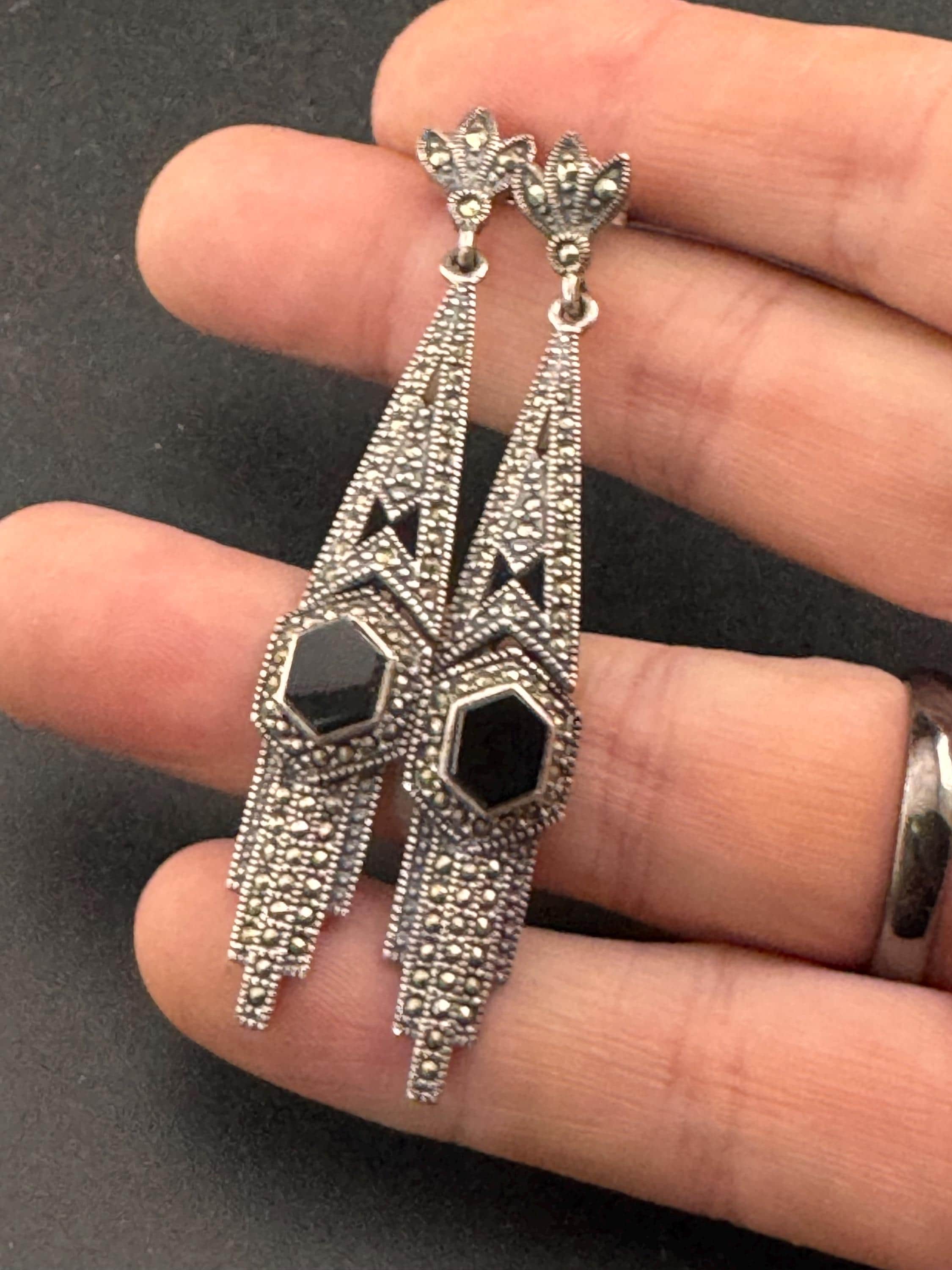 Vintage 925 sterling silver, onyx and marcasite drop earrings