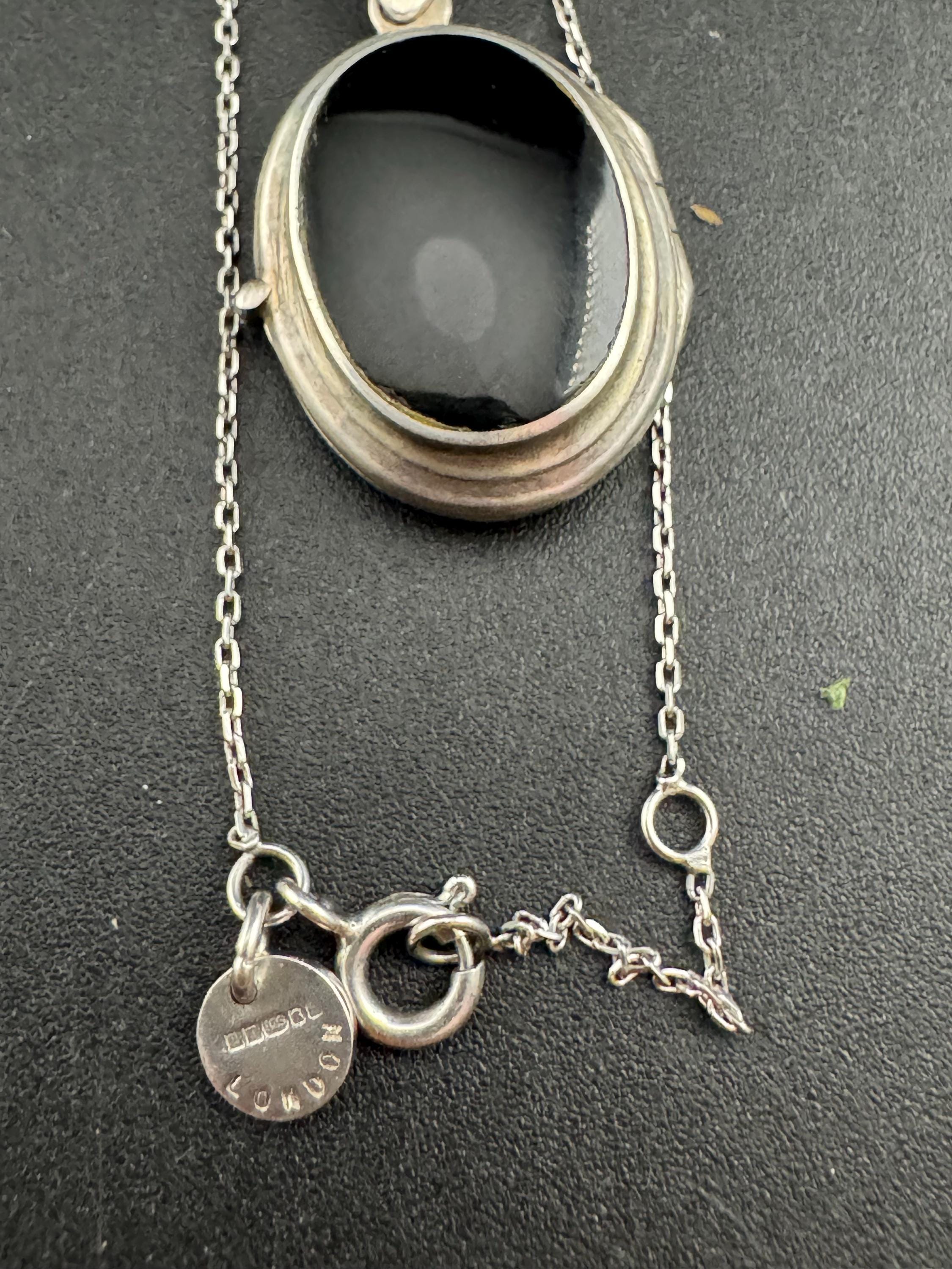 Onyx or black enamel 925 sterling silver Vintage Locket , Photo keepsake Locket