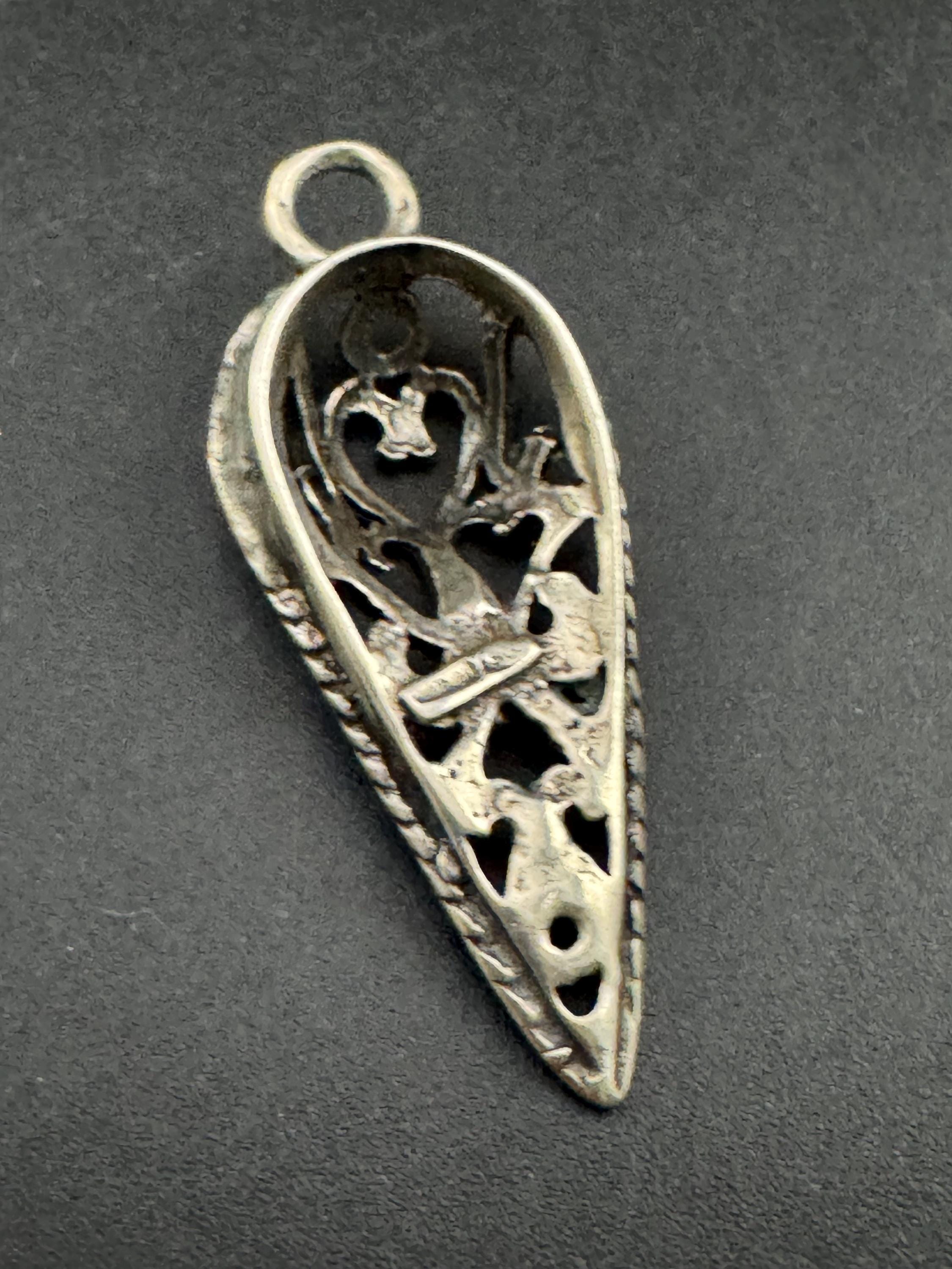 Vintage 800 Silver art nouveau style Pendant