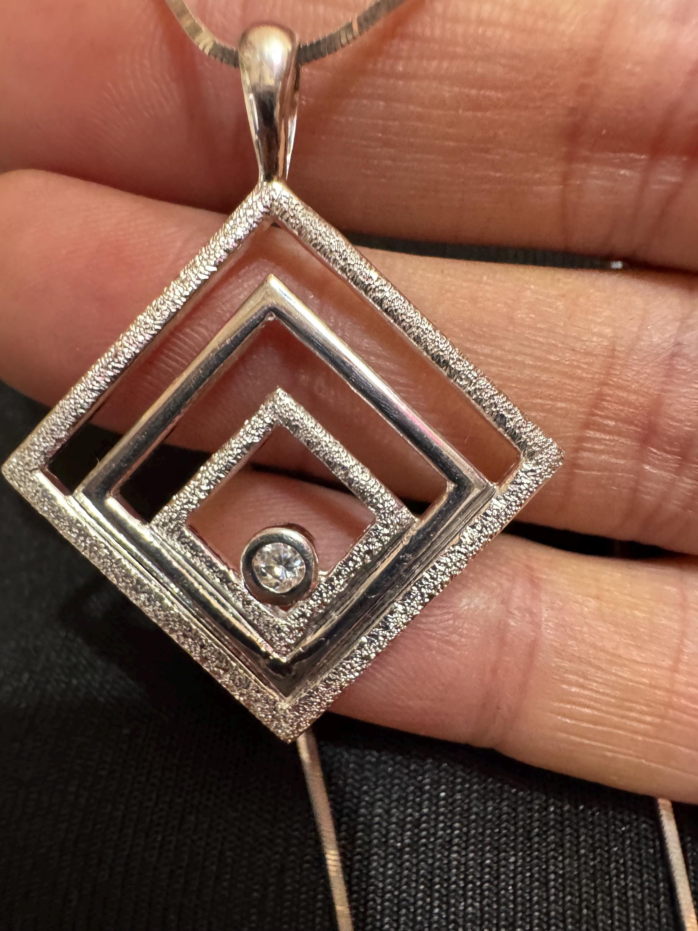 Vintage 925 geometric diamanté Pendant Necklace: modernist Sterling Silver