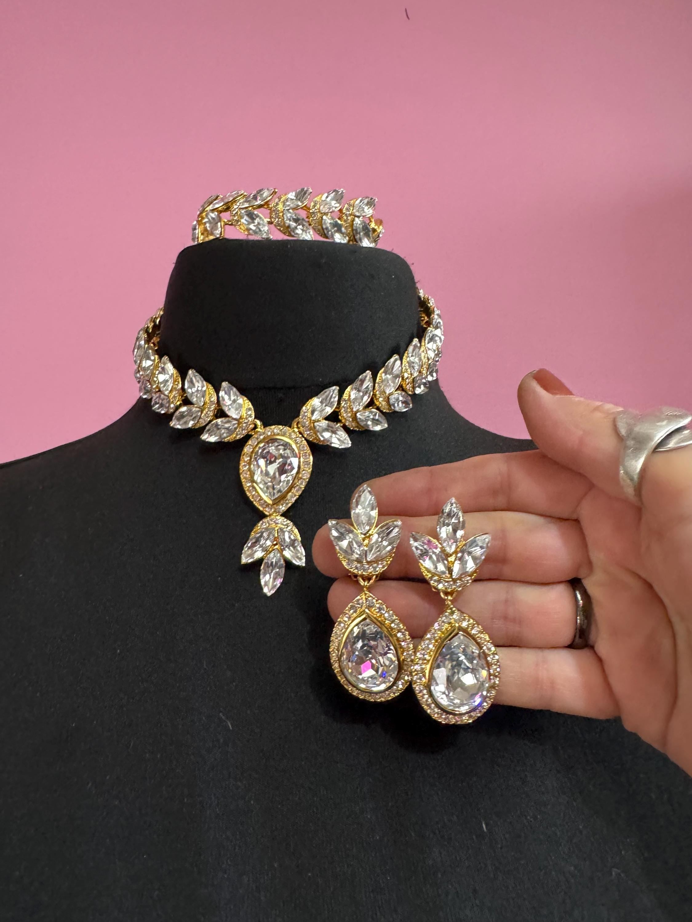 Vintage clear Swarovski crystal jewellery set, necklace,bracelet and clip on earrings.
