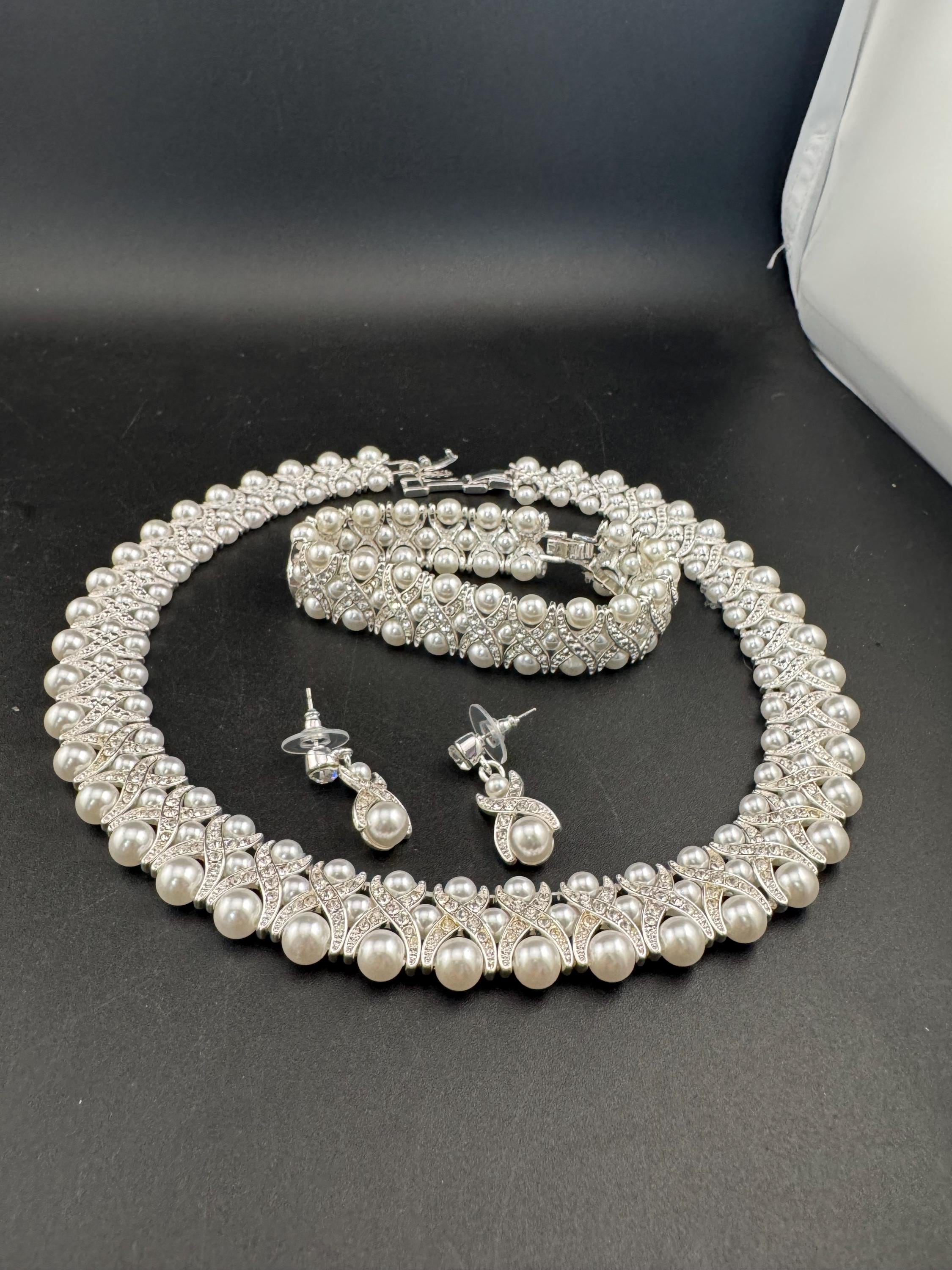 Vintage JBK Rhinestone and pearl jewelry set:  Necklace bracelet and Earrings
