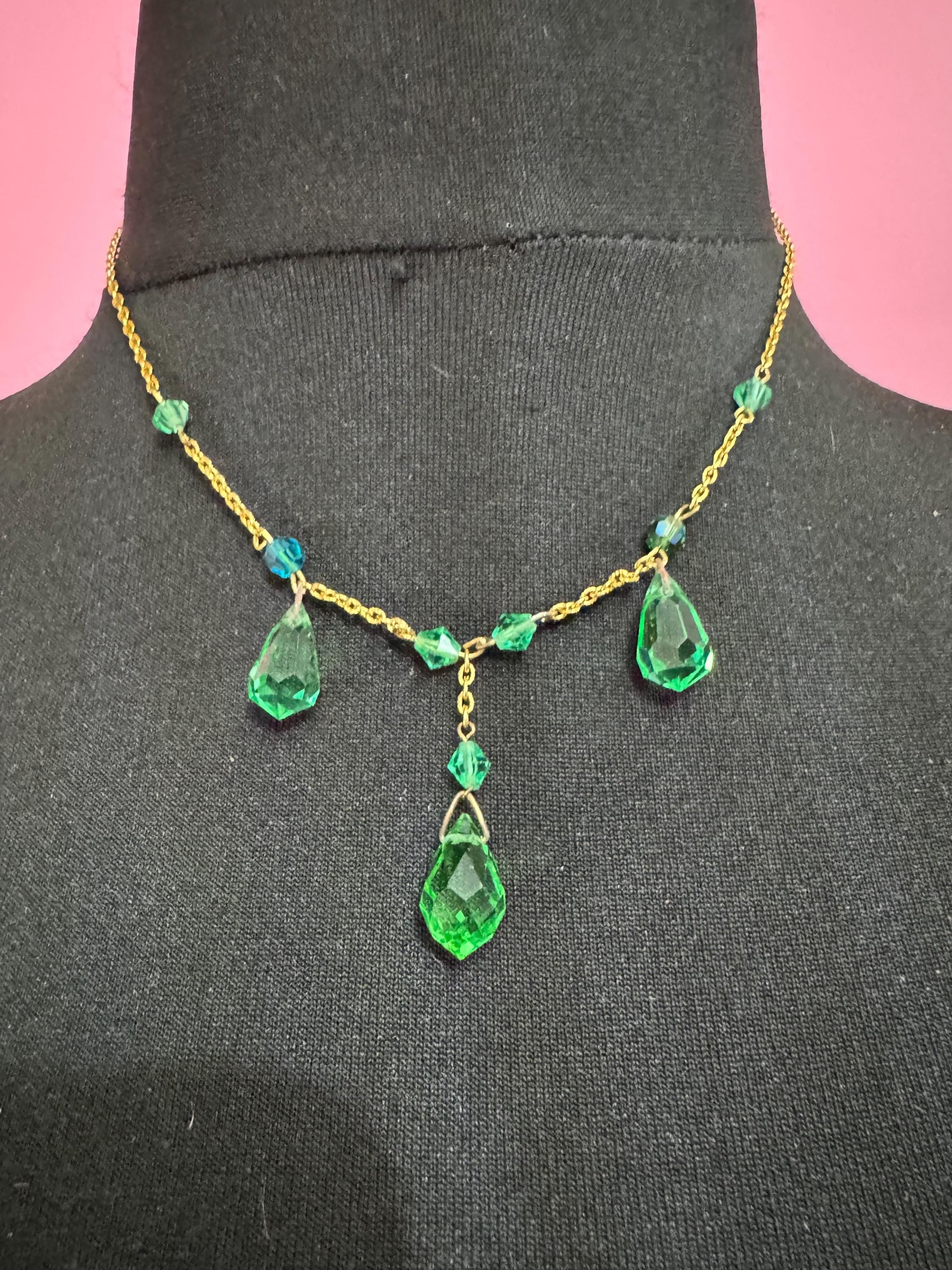 Antique gold tone Art Deco emerald green triplet pendant drop Necklace