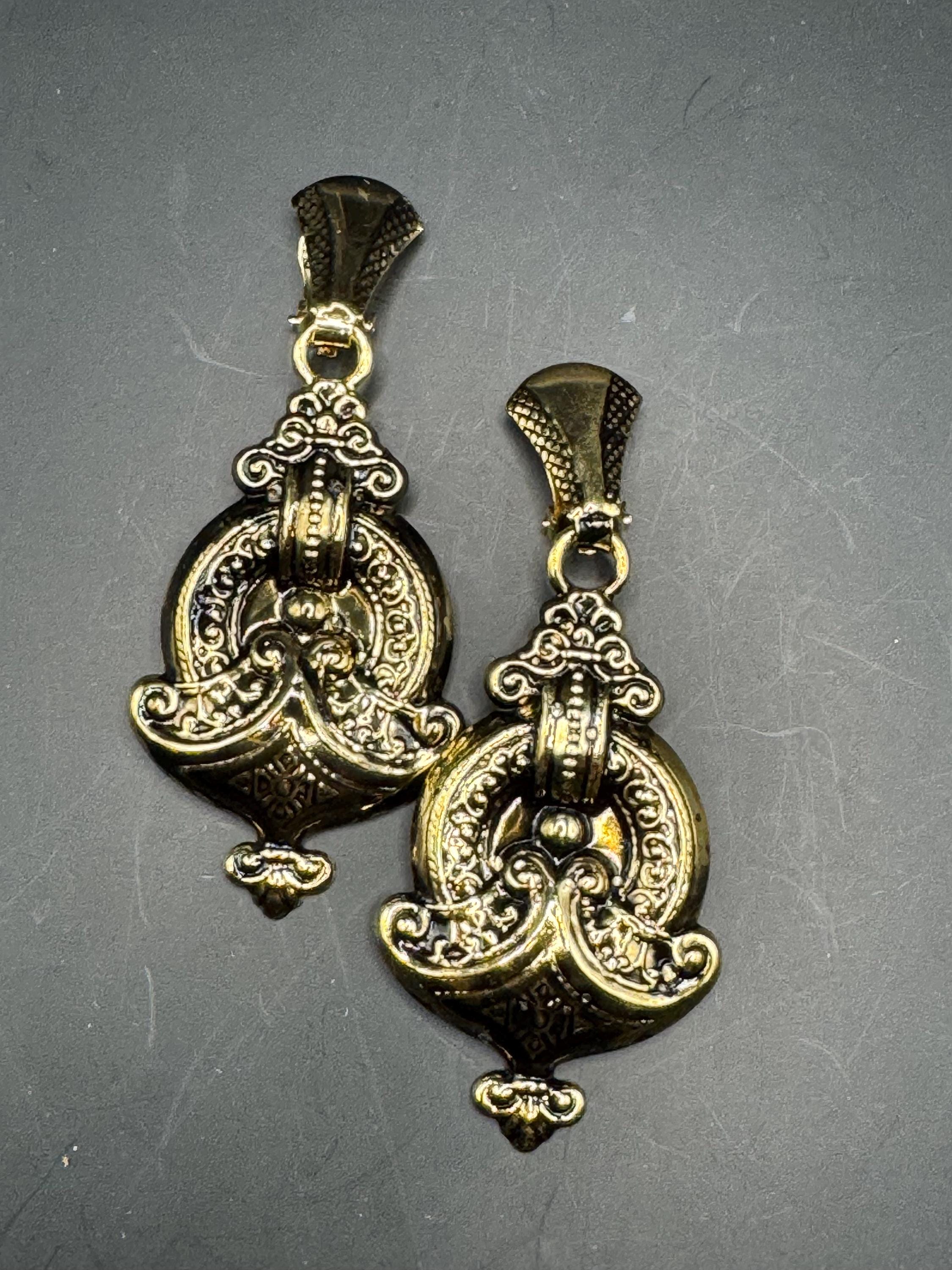 Vintage 80s 7cm antique Gold door knocker drop clip on earrings,  embossed metal unused