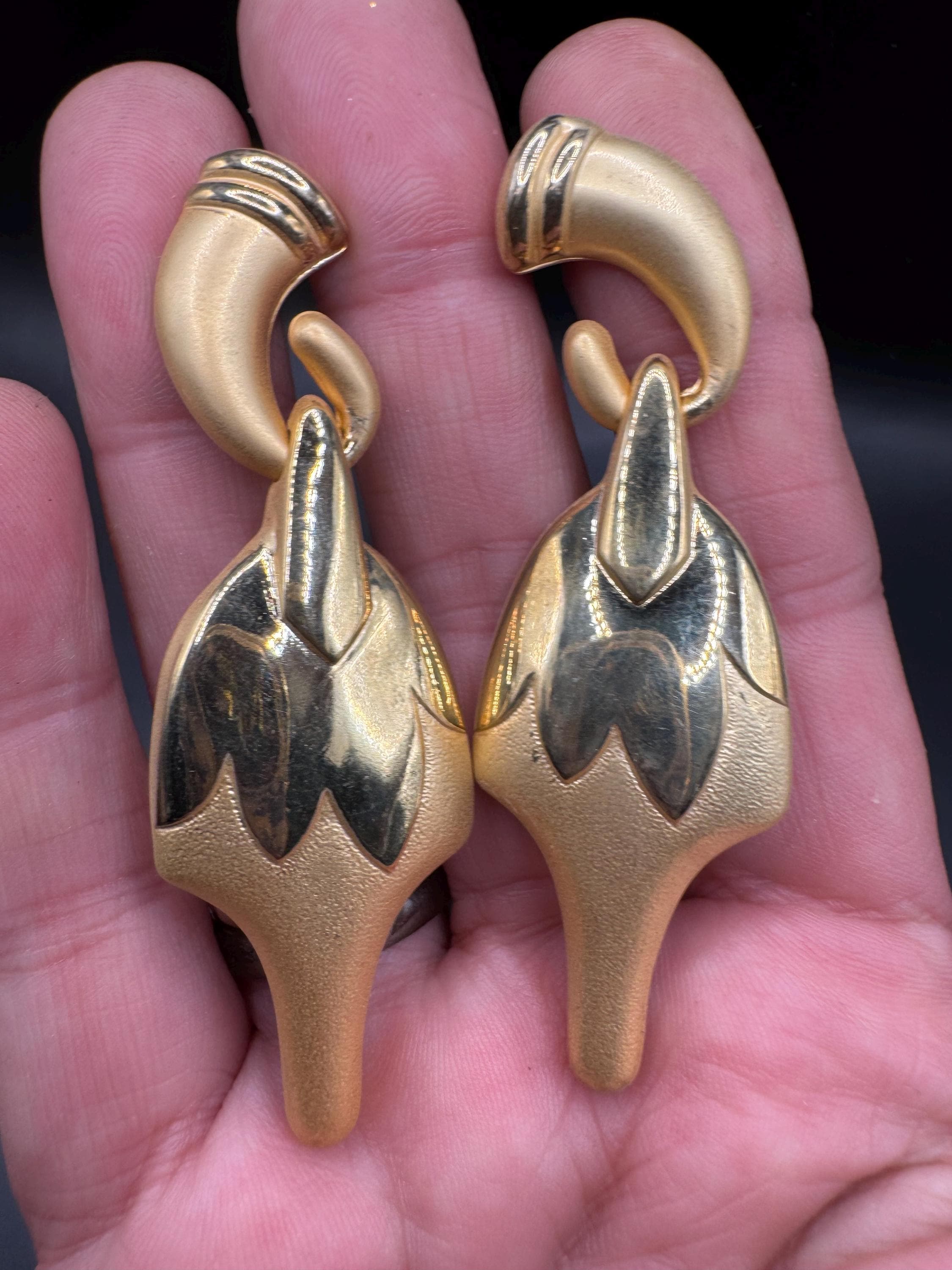 Matt gold Etruscan dangly drop disc earrings for pierced ears